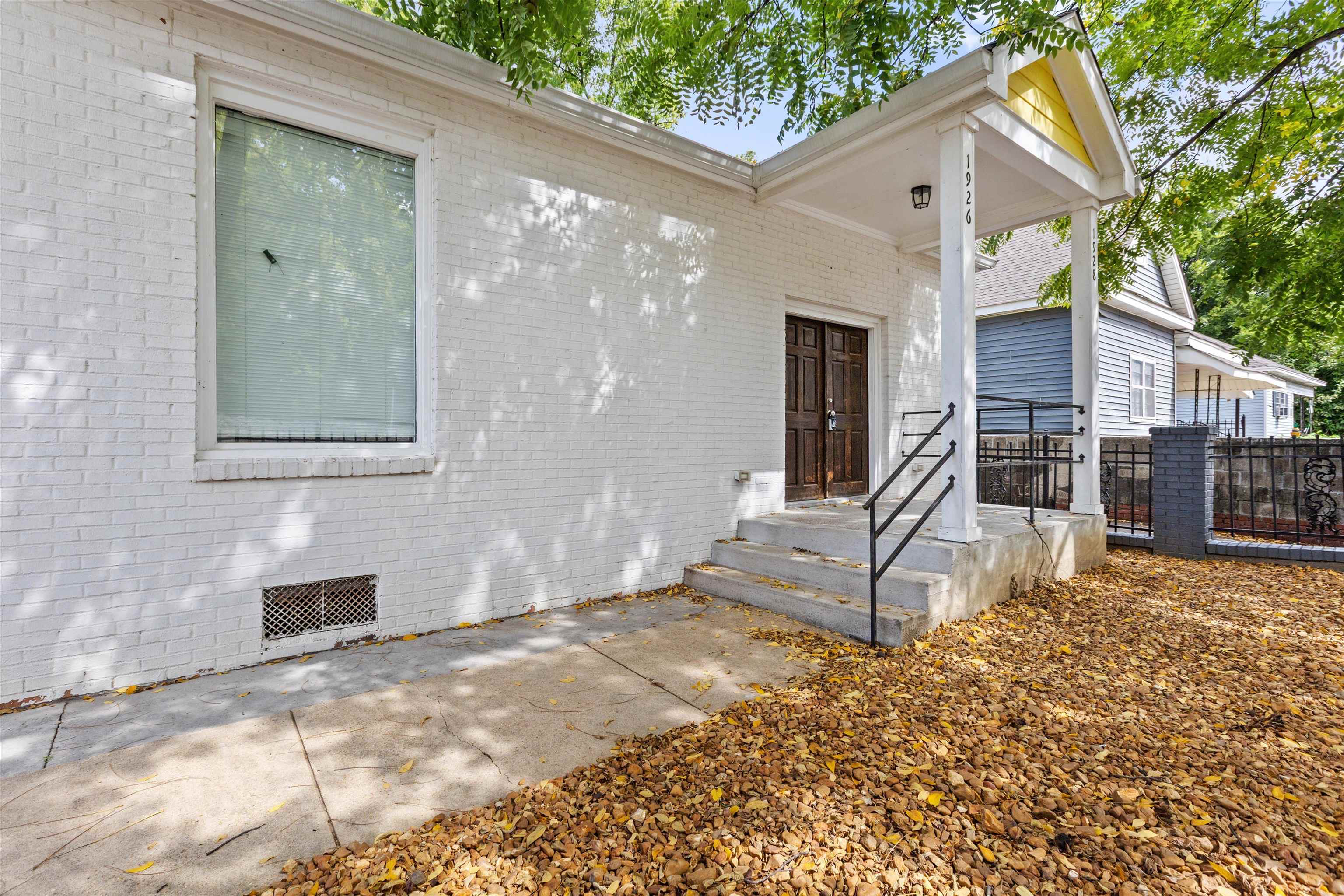 1926 SOUTHERN AVE Property Photo 1