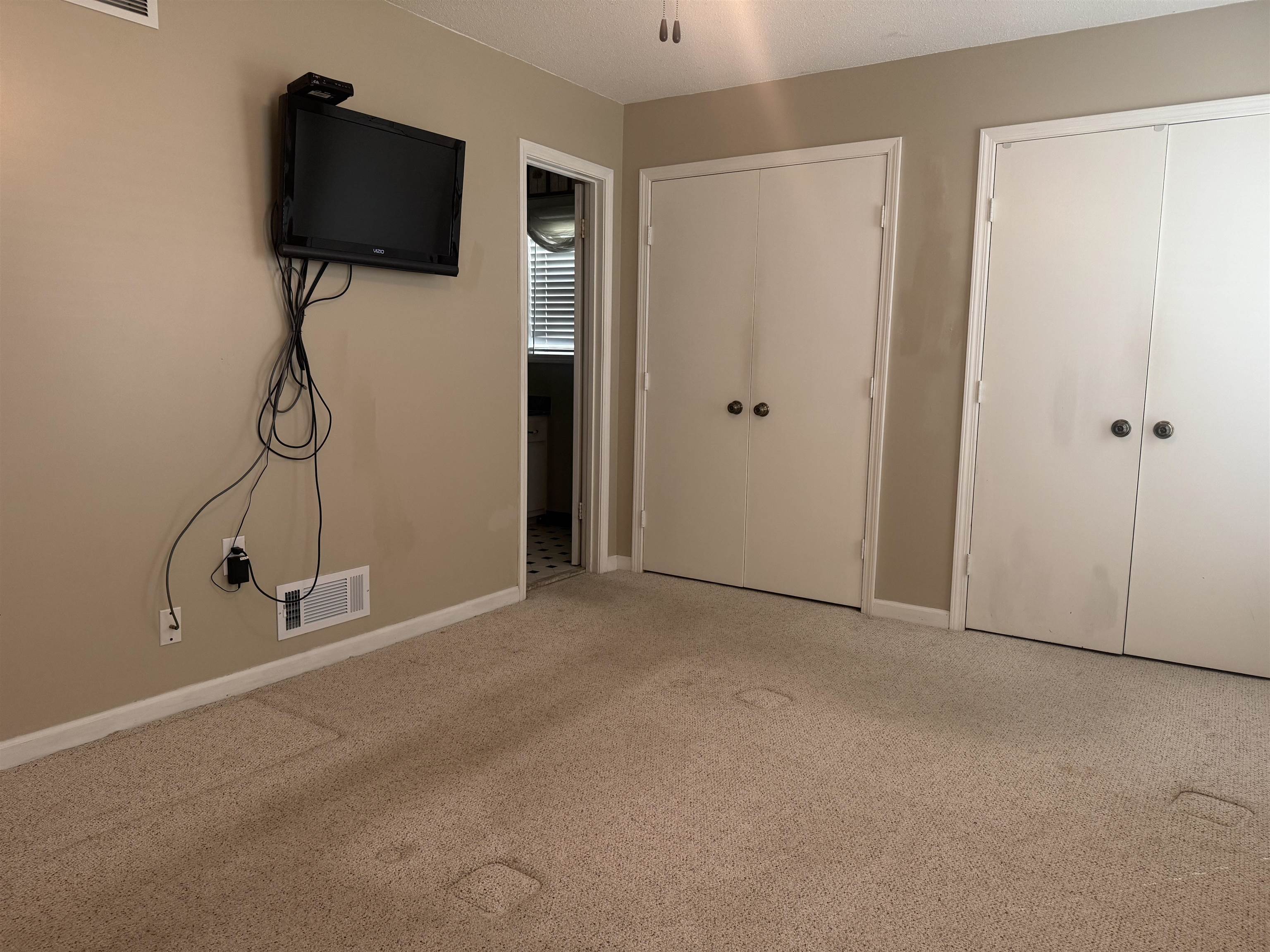 5040 Clear Creek Dr Property Photo 9