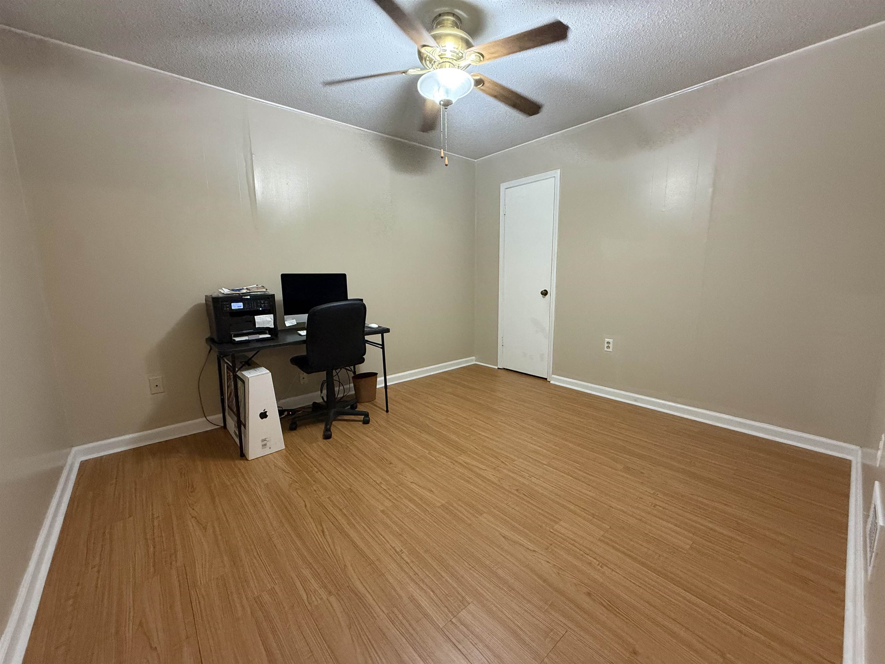 5040 Clear Creek Dr Property Photo 12
