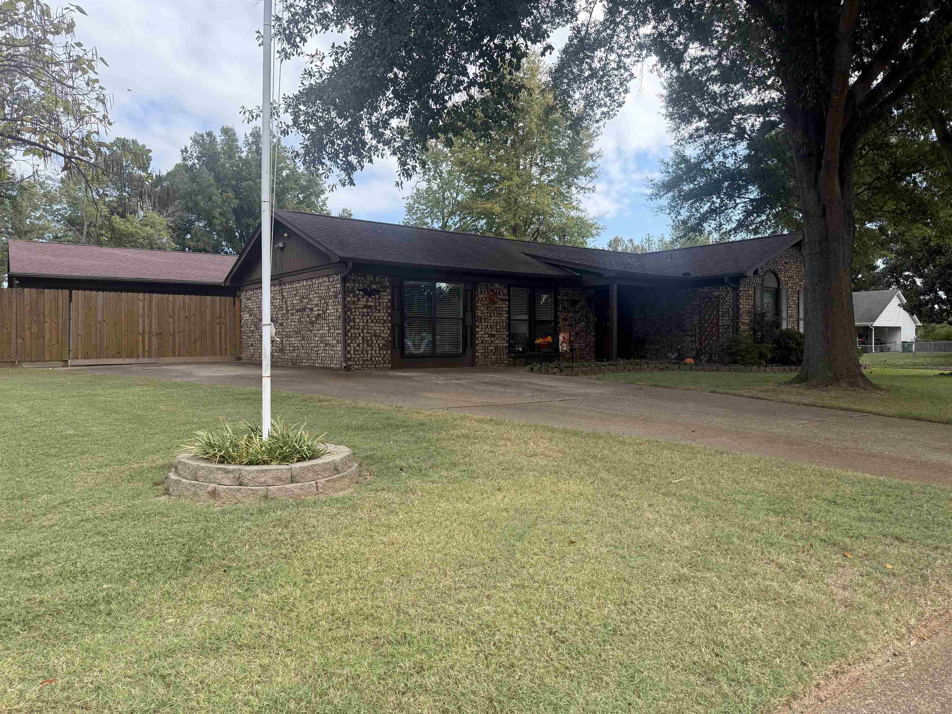 5040 Clear Creek Dr Property Photo 22