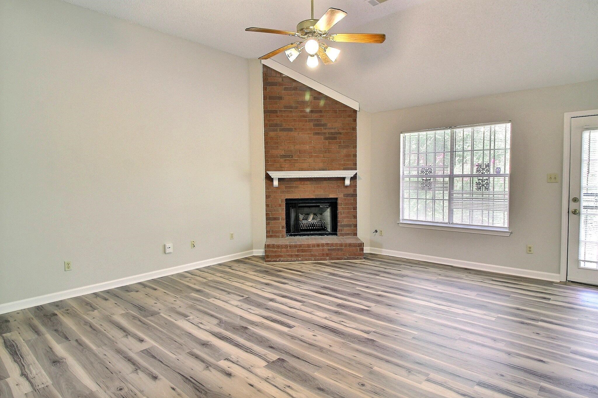 7076 Amberly Way Dr Property Photo 5