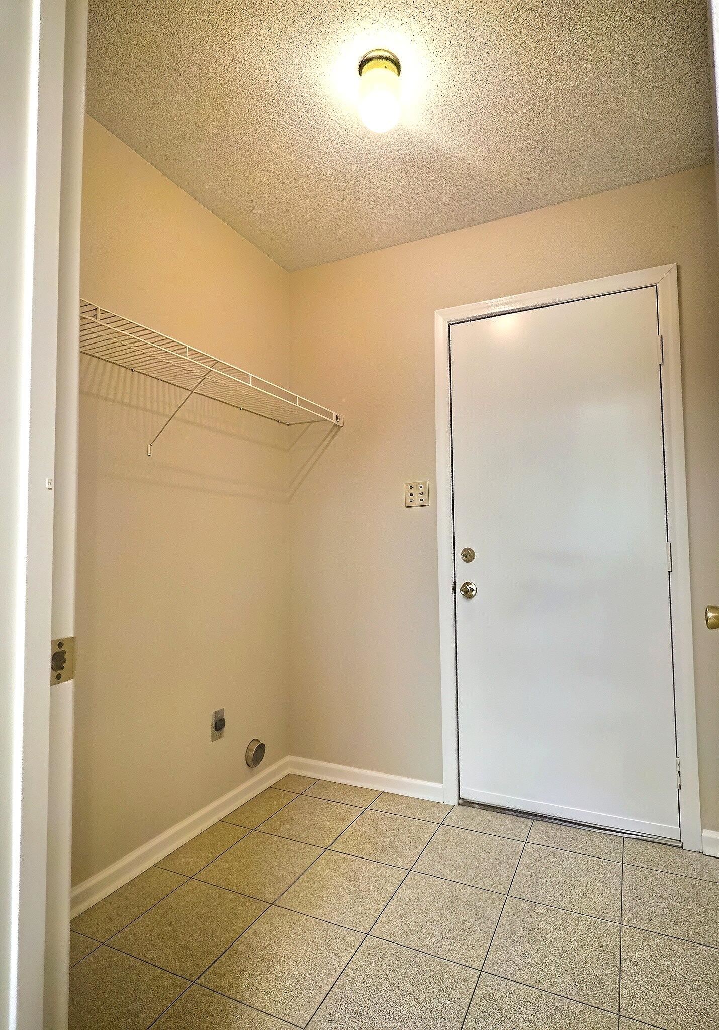 7076 Amberly Way Dr Property Photo 13