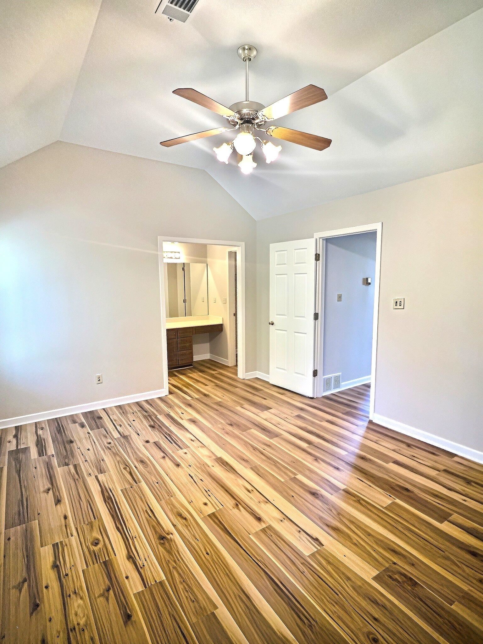 7076 Amberly Way Dr Property Photo 15
