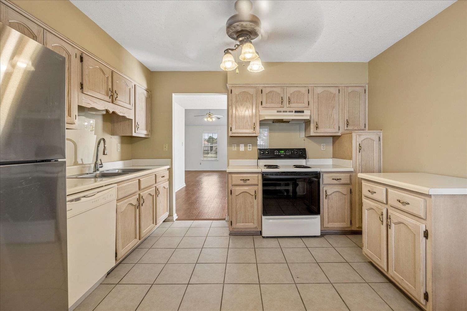 1691 Dexter Ln Property Photo 13