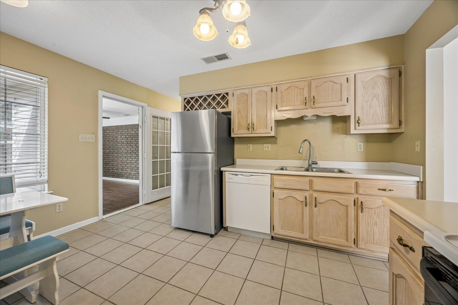 1691 Dexter Ln Property Photo 14
