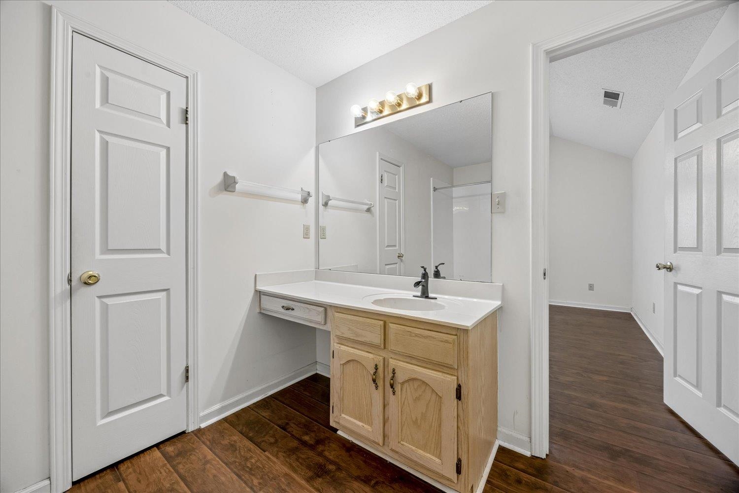1691 Dexter Ln Property Photo 21