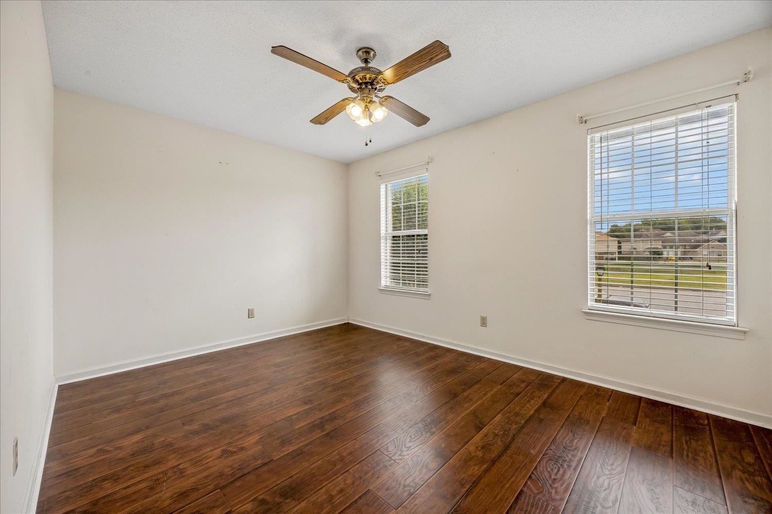 1691 Dexter Ln Property Photo 22