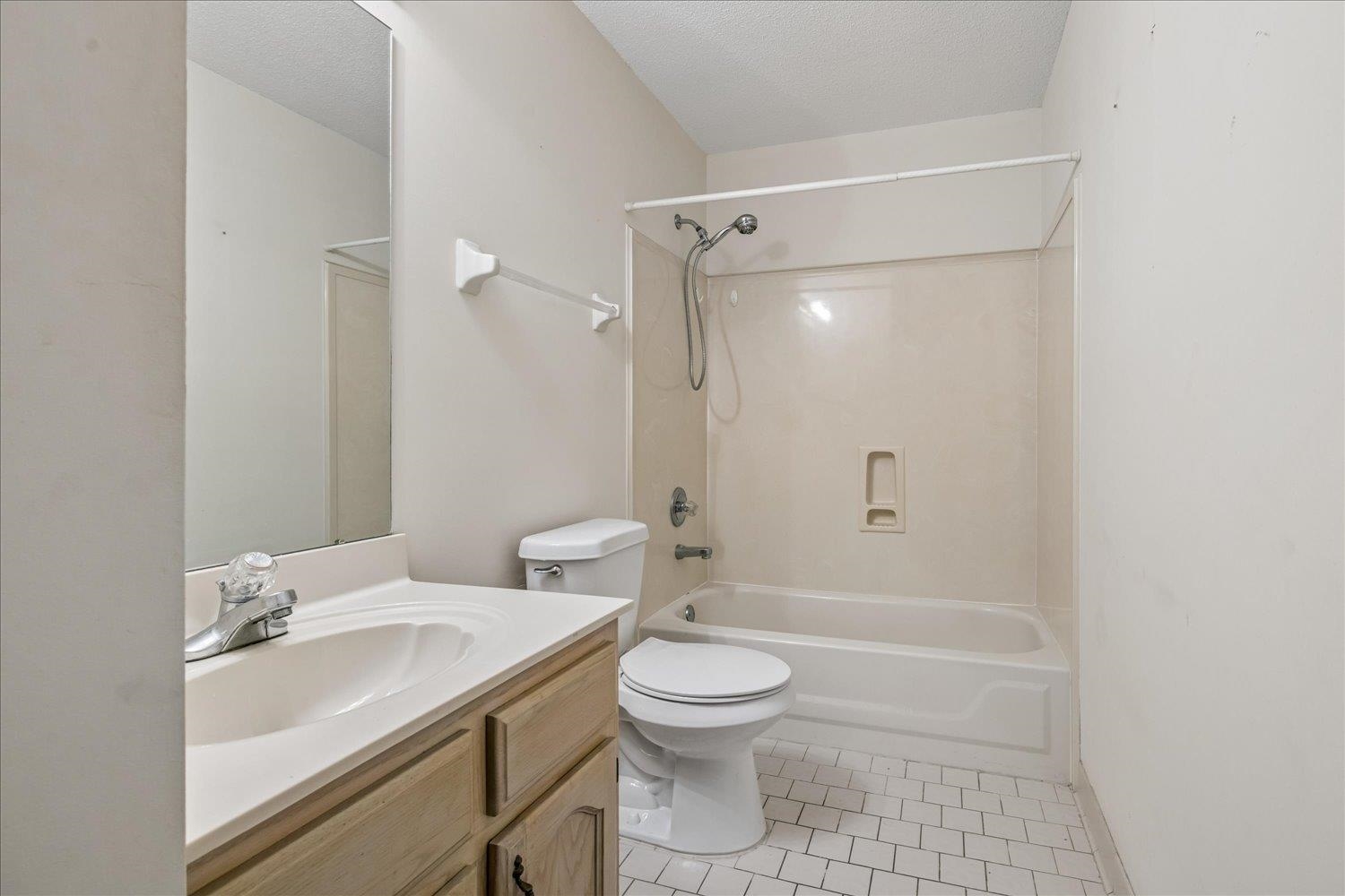 1691 Dexter Ln Property Photo 24