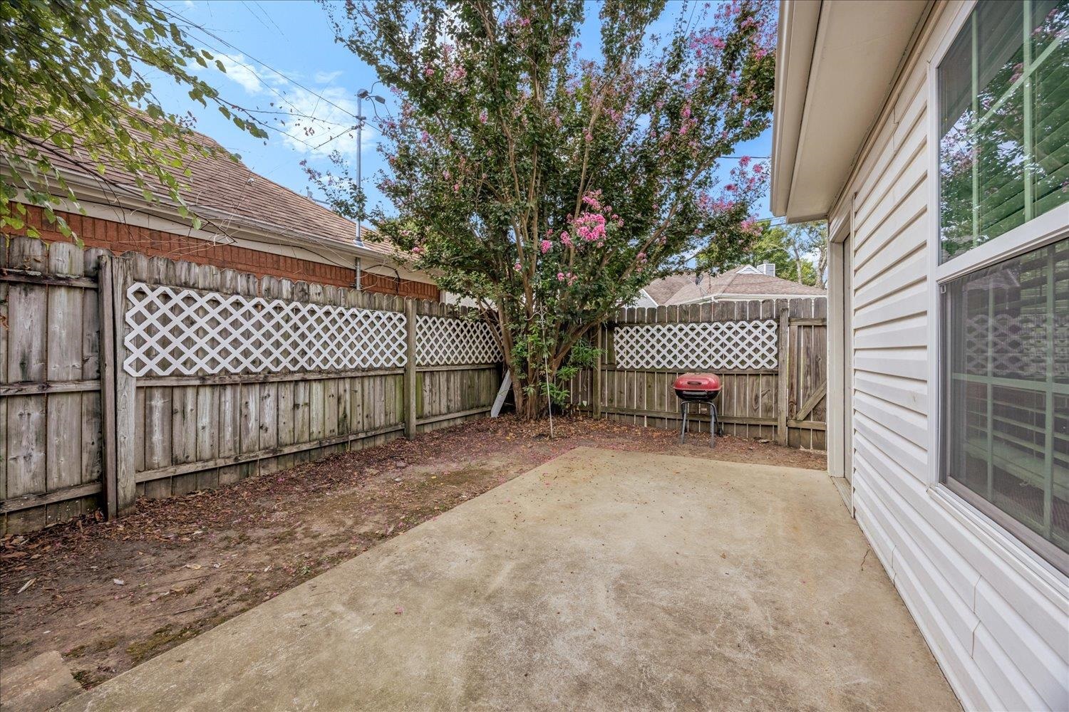 1691 Dexter Ln Property Photo 26