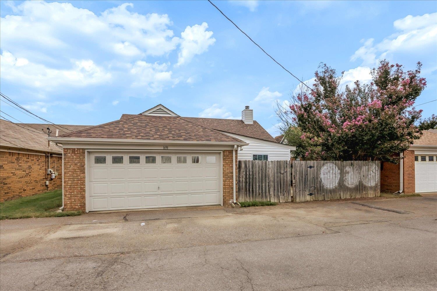 1691 Dexter Ln Property Photo 27