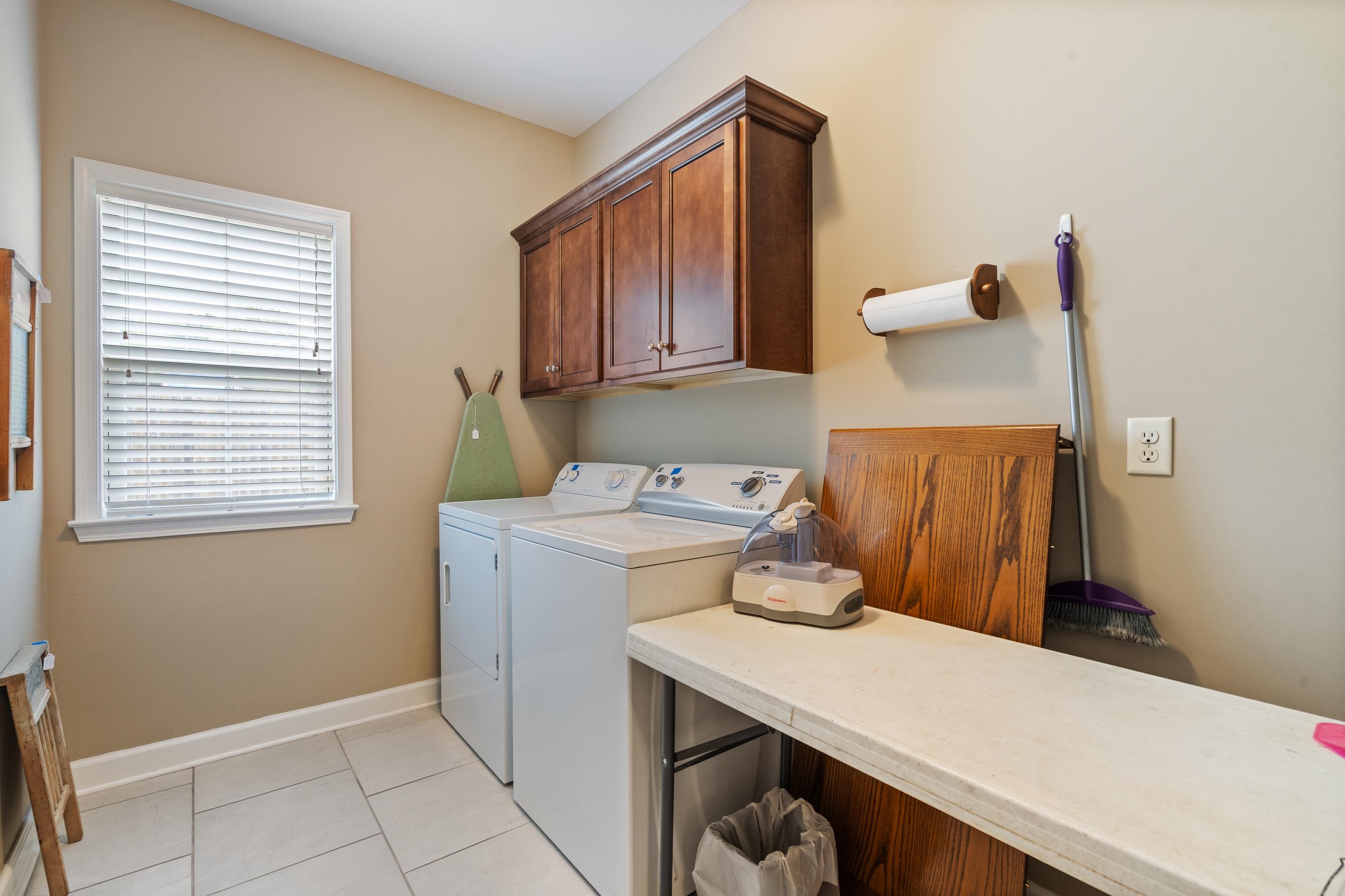 360 Catalpa Dr Property Photo 22