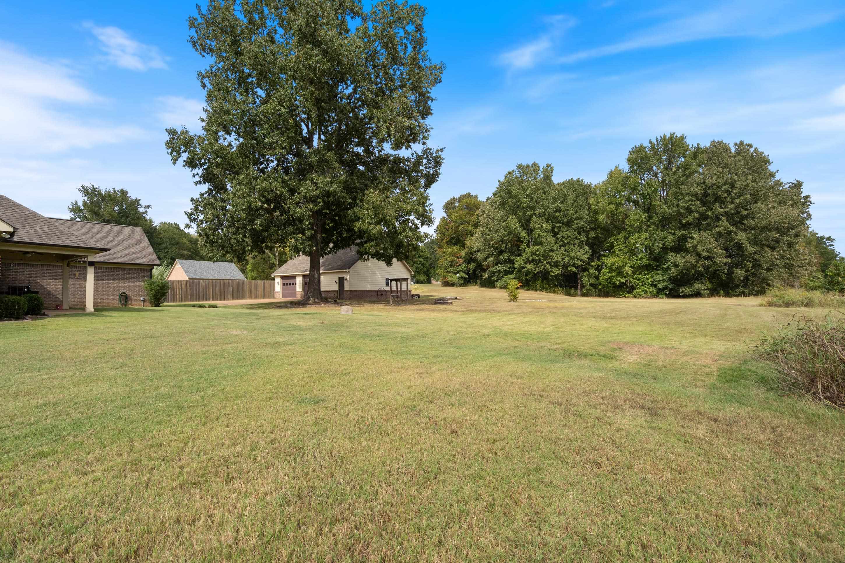 360 Catalpa Dr Property Photo 23