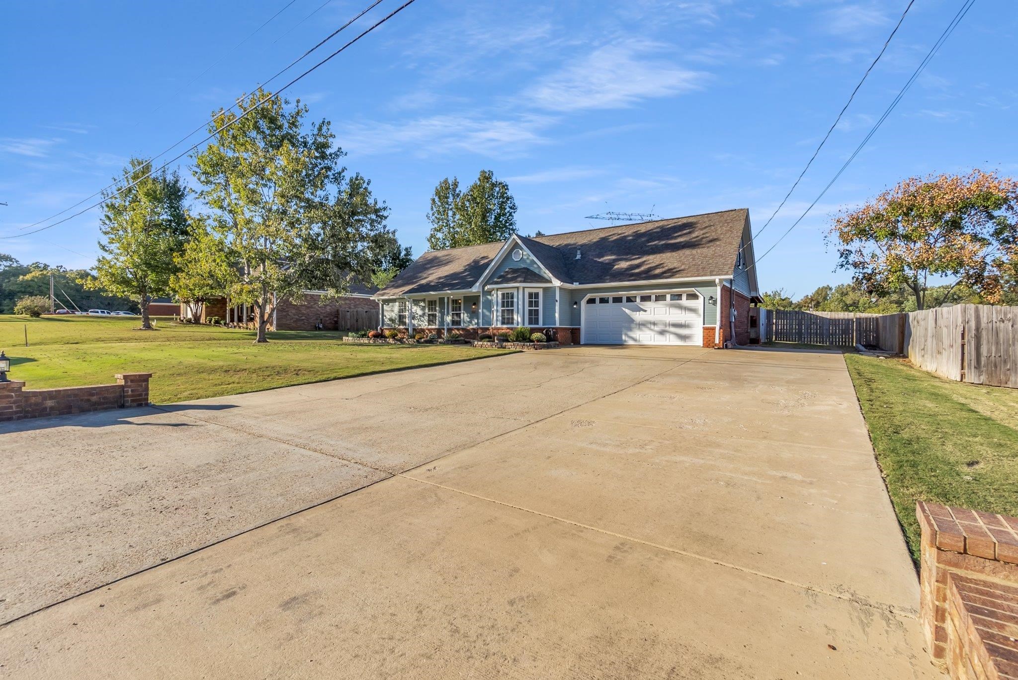 102 Fulcher Dr Property Photo 2