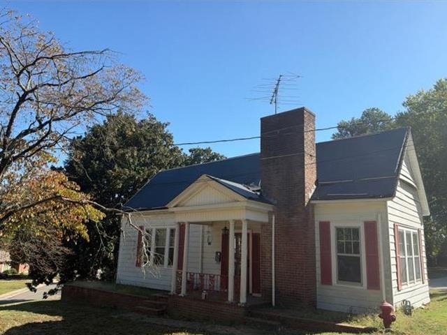 148 Eastend St Property Photo 1