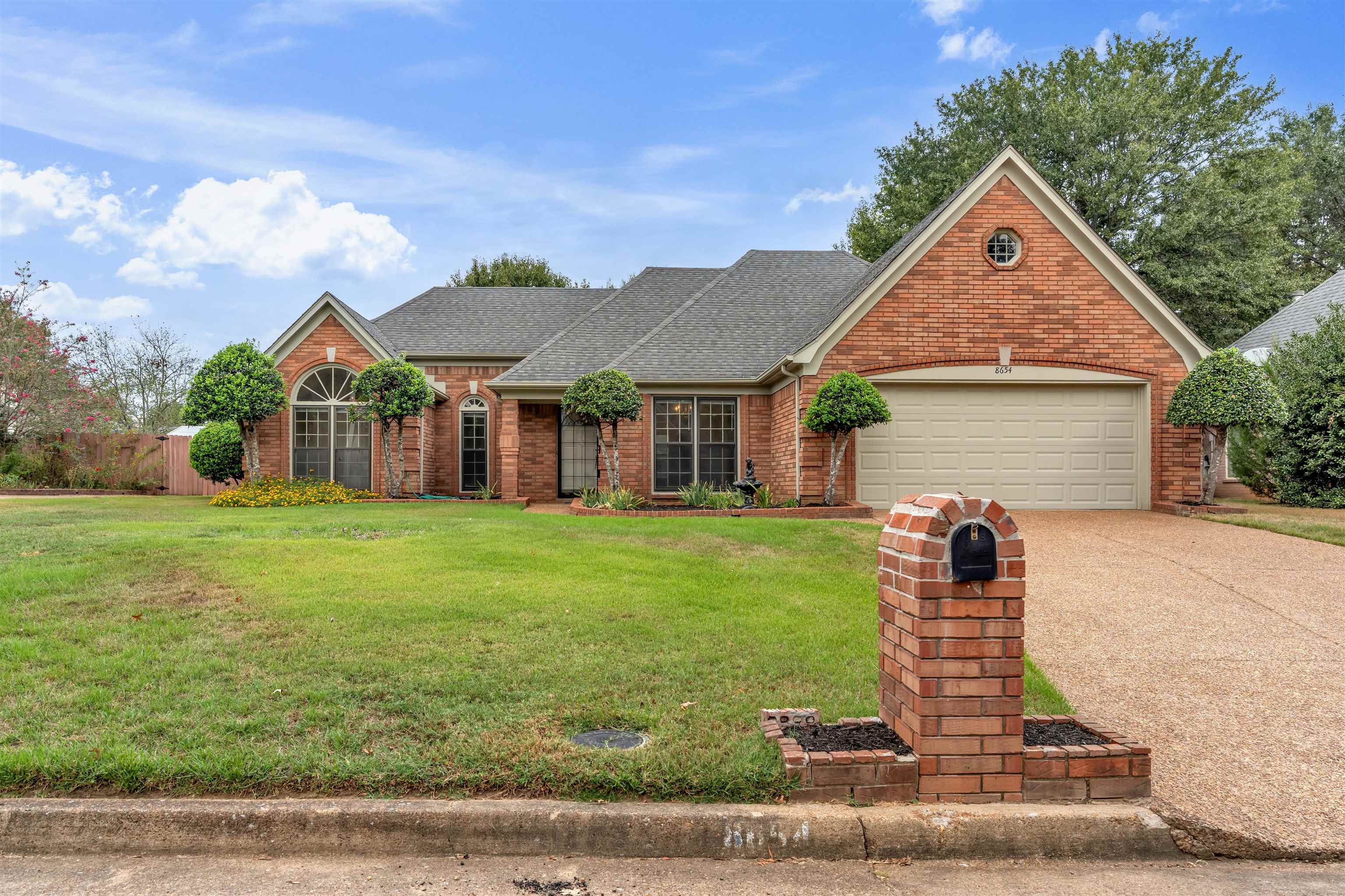 8654 Leaf Manor Cv Property Photo 1