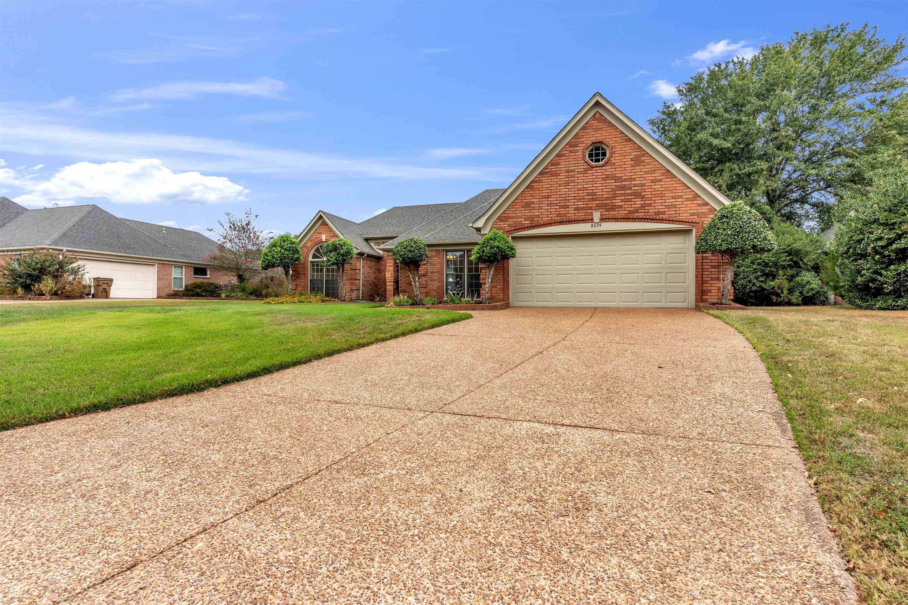 8654 Leaf Manor Cv Property Photo 2
