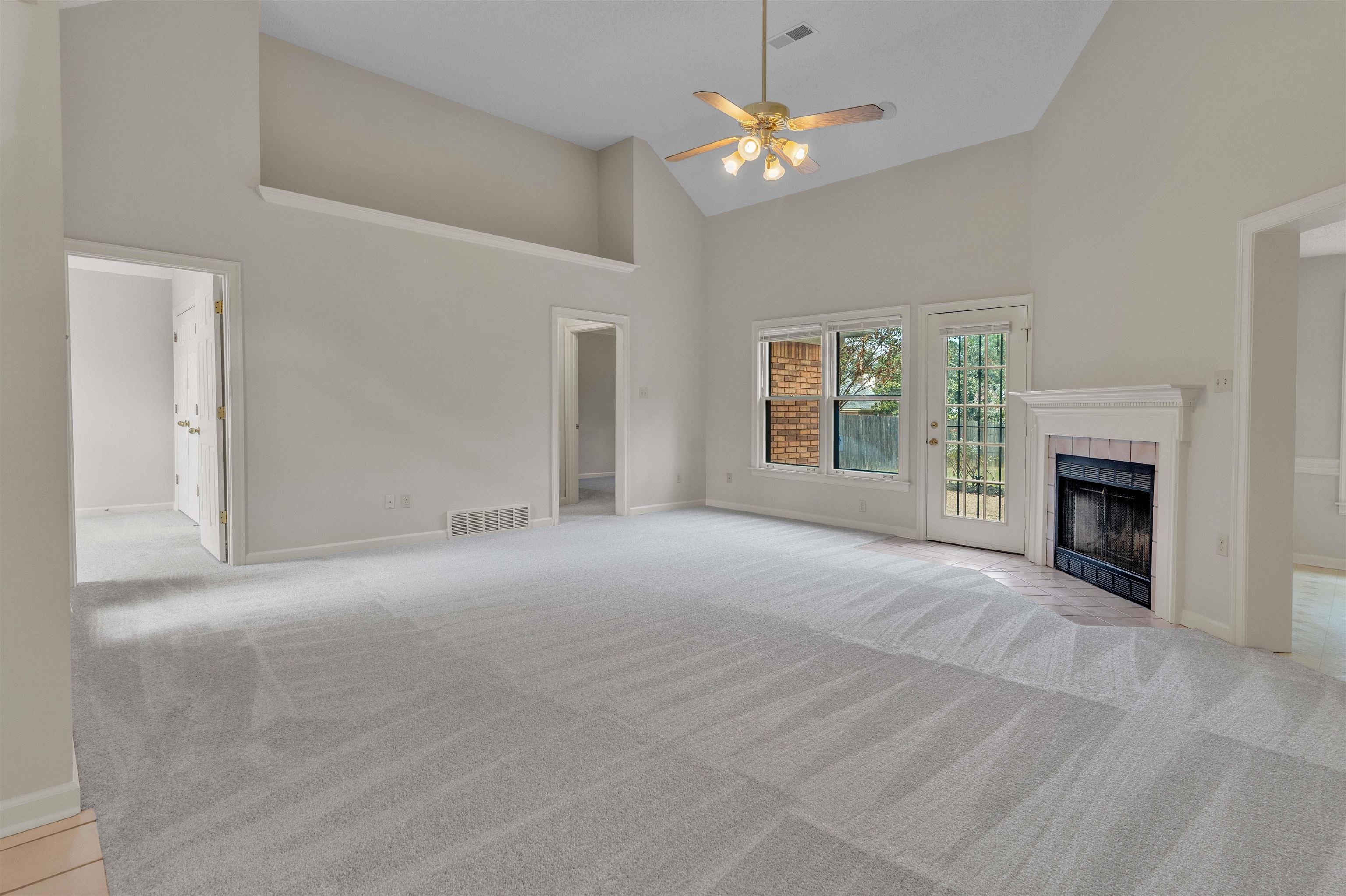 8654 Leaf Manor Cv Property Photo 4