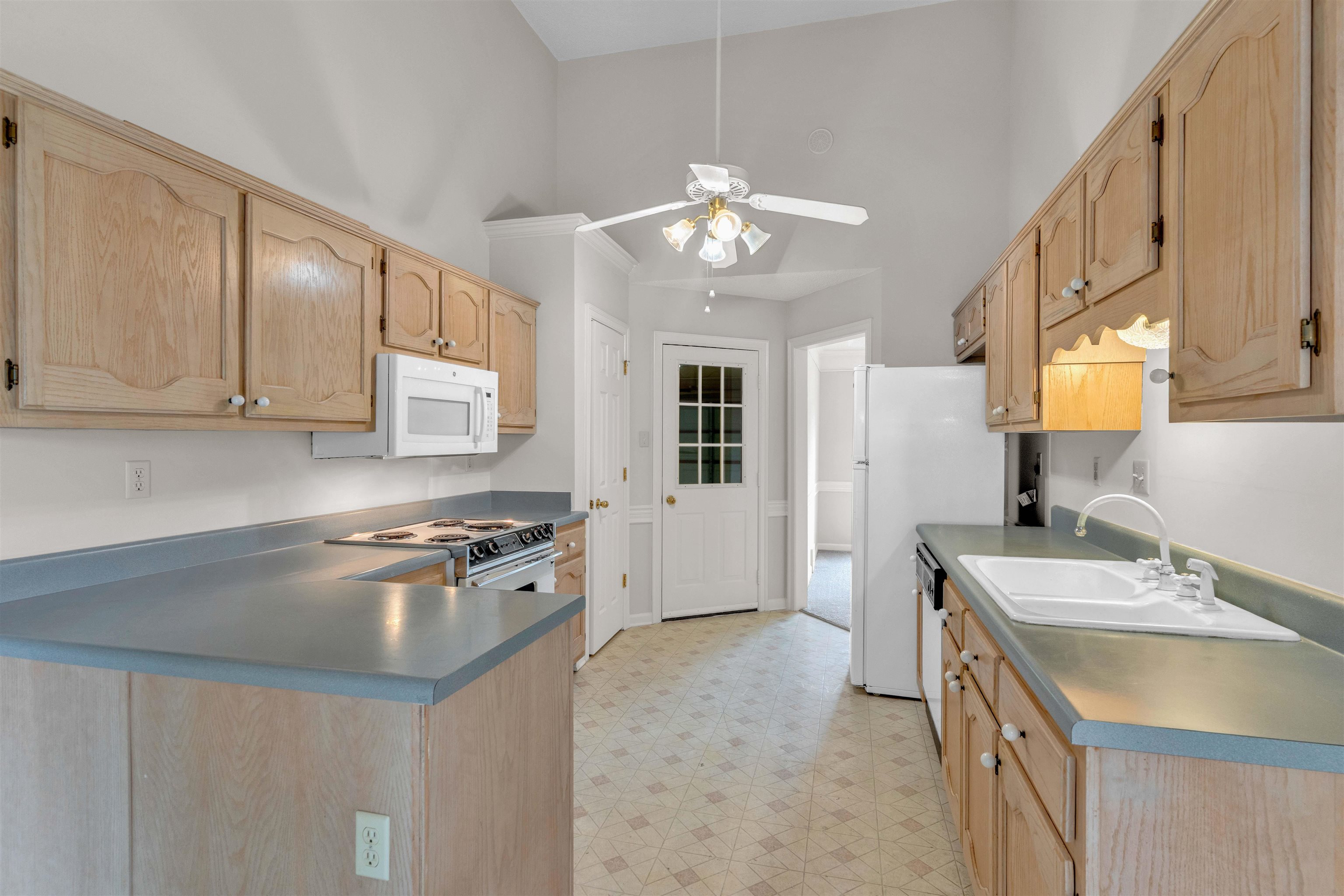 8654 Leaf Manor Cv Property Photo 11