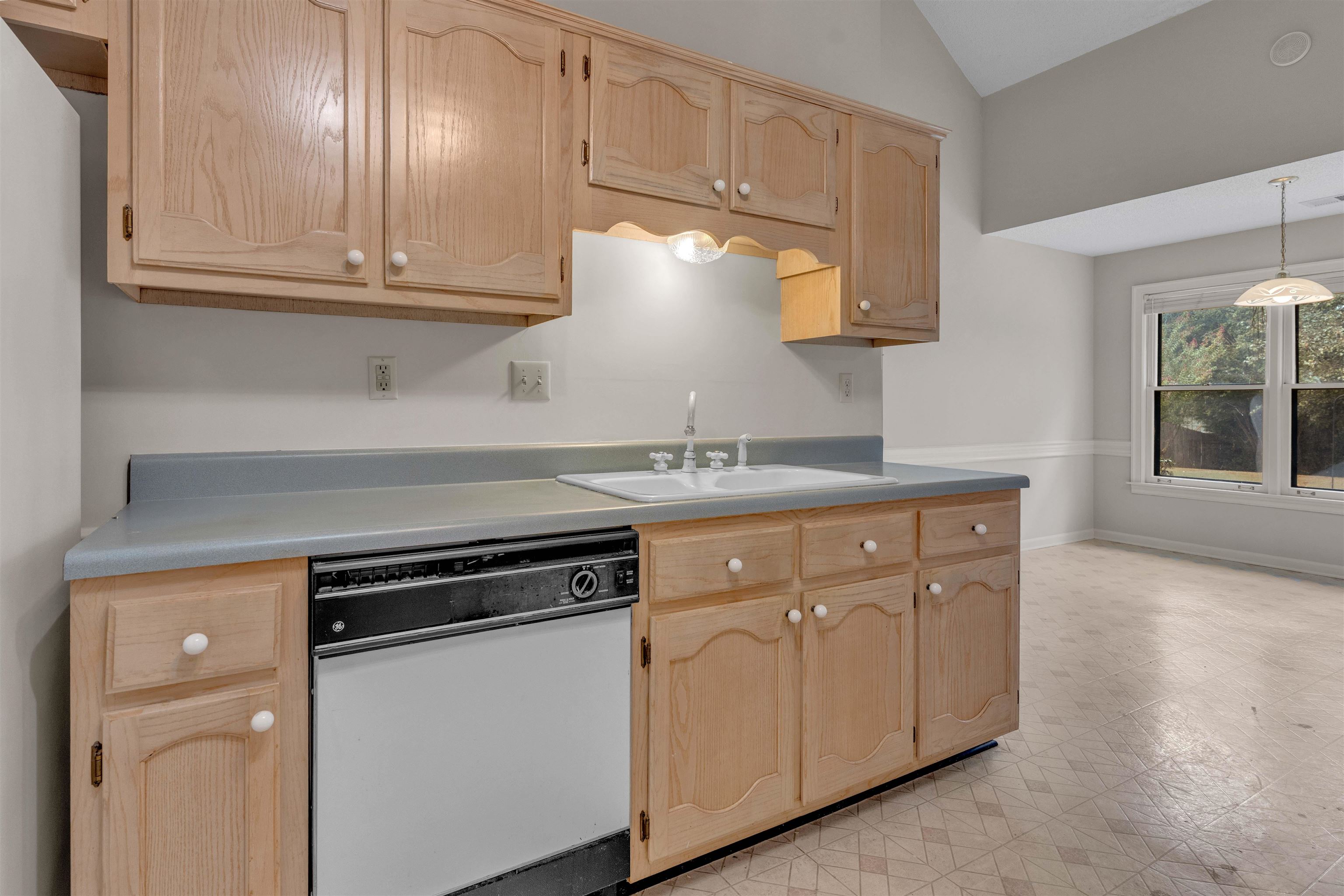 8654 Leaf Manor Cv Property Photo 13