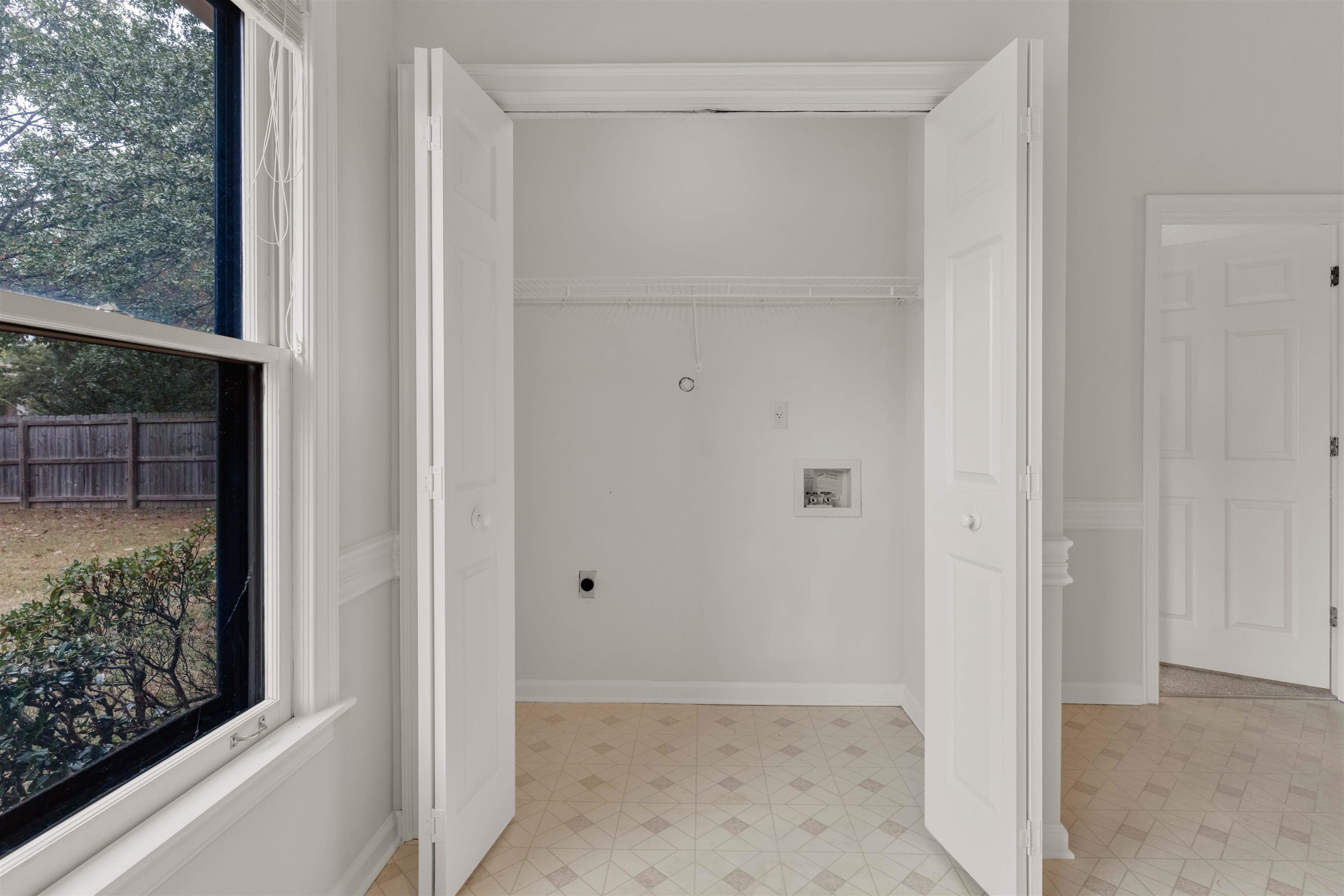 8654 Leaf Manor Cv Property Photo 15