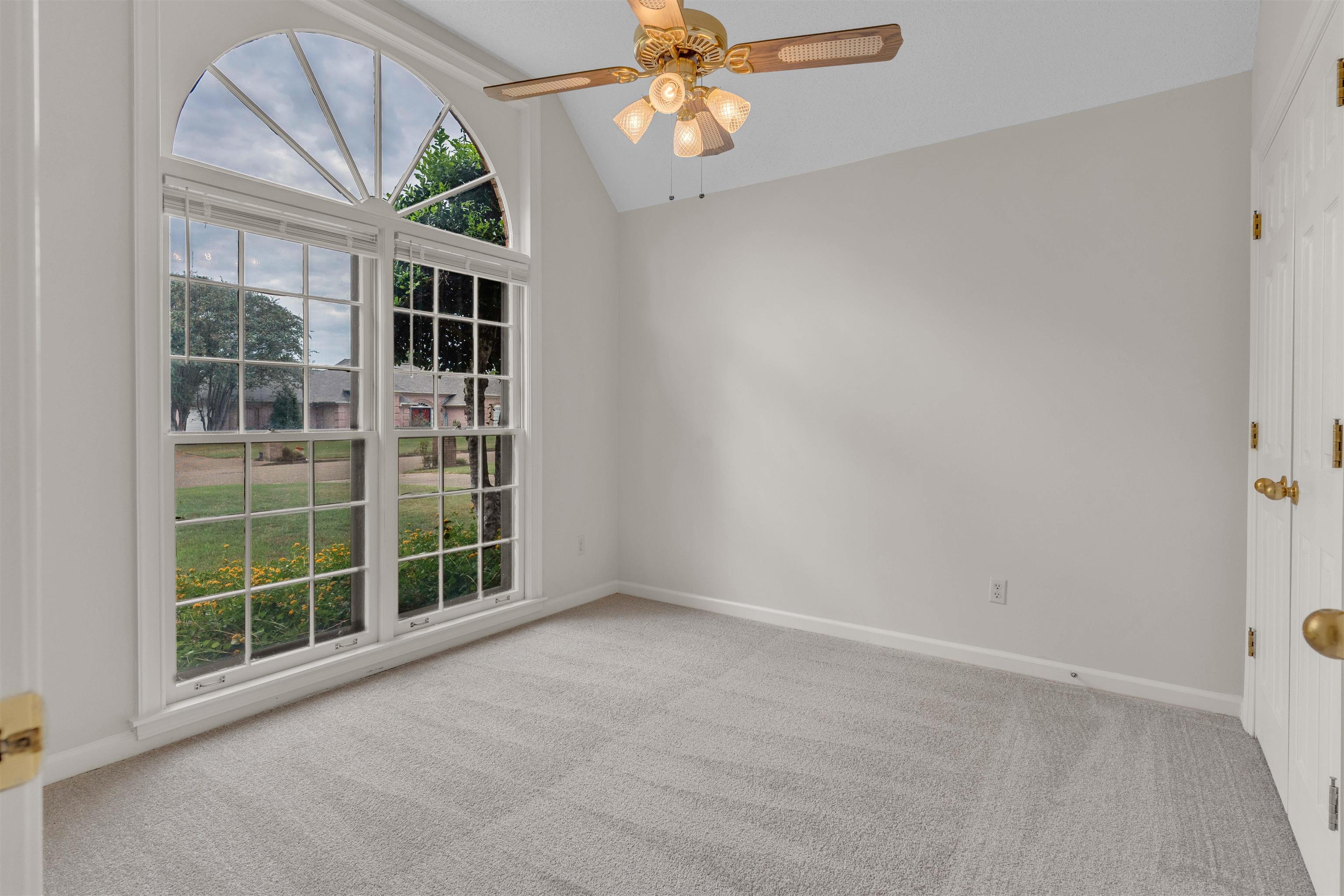 8654 Leaf Manor Cv Property Photo 21