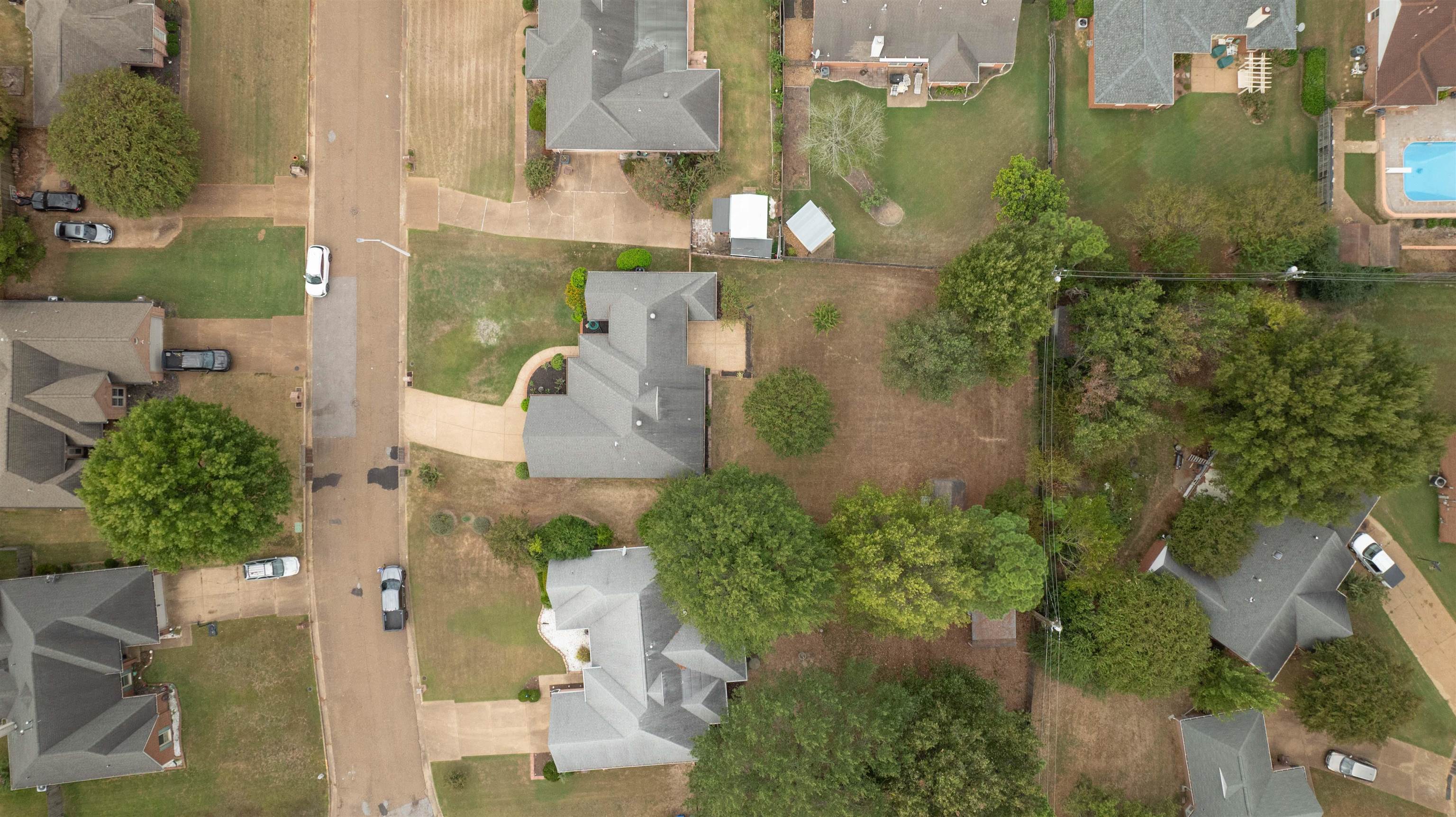 8654 Leaf Manor Cv Property Photo 32