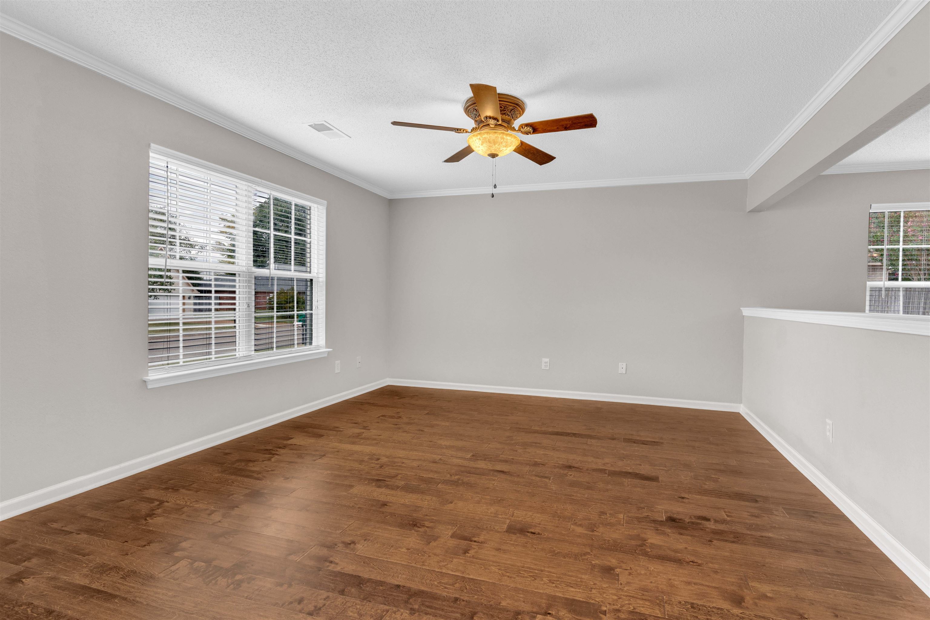 10 Oakland Woods Cv Property Photo 4