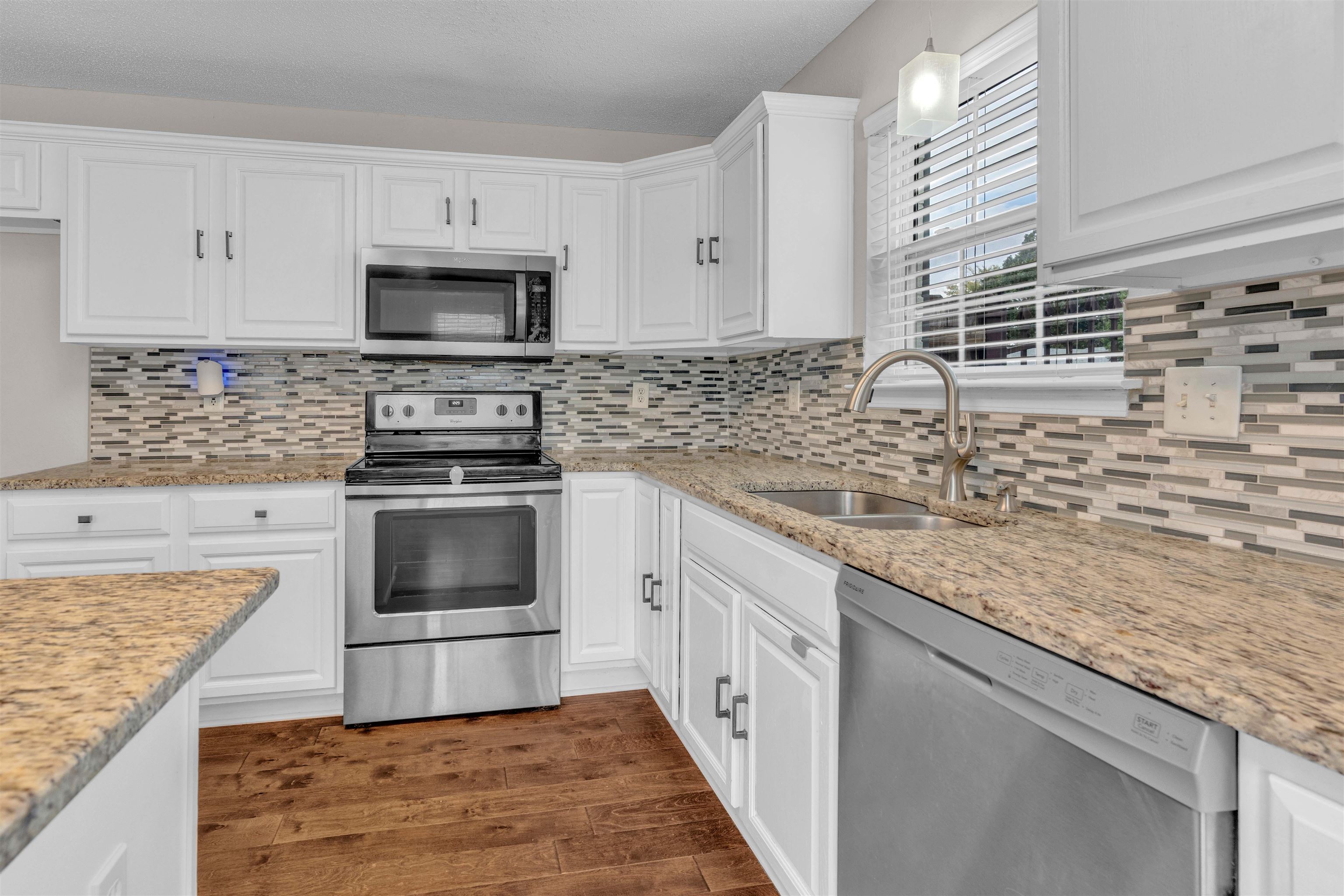 10 Oakland Woods Cv Property Photo 12