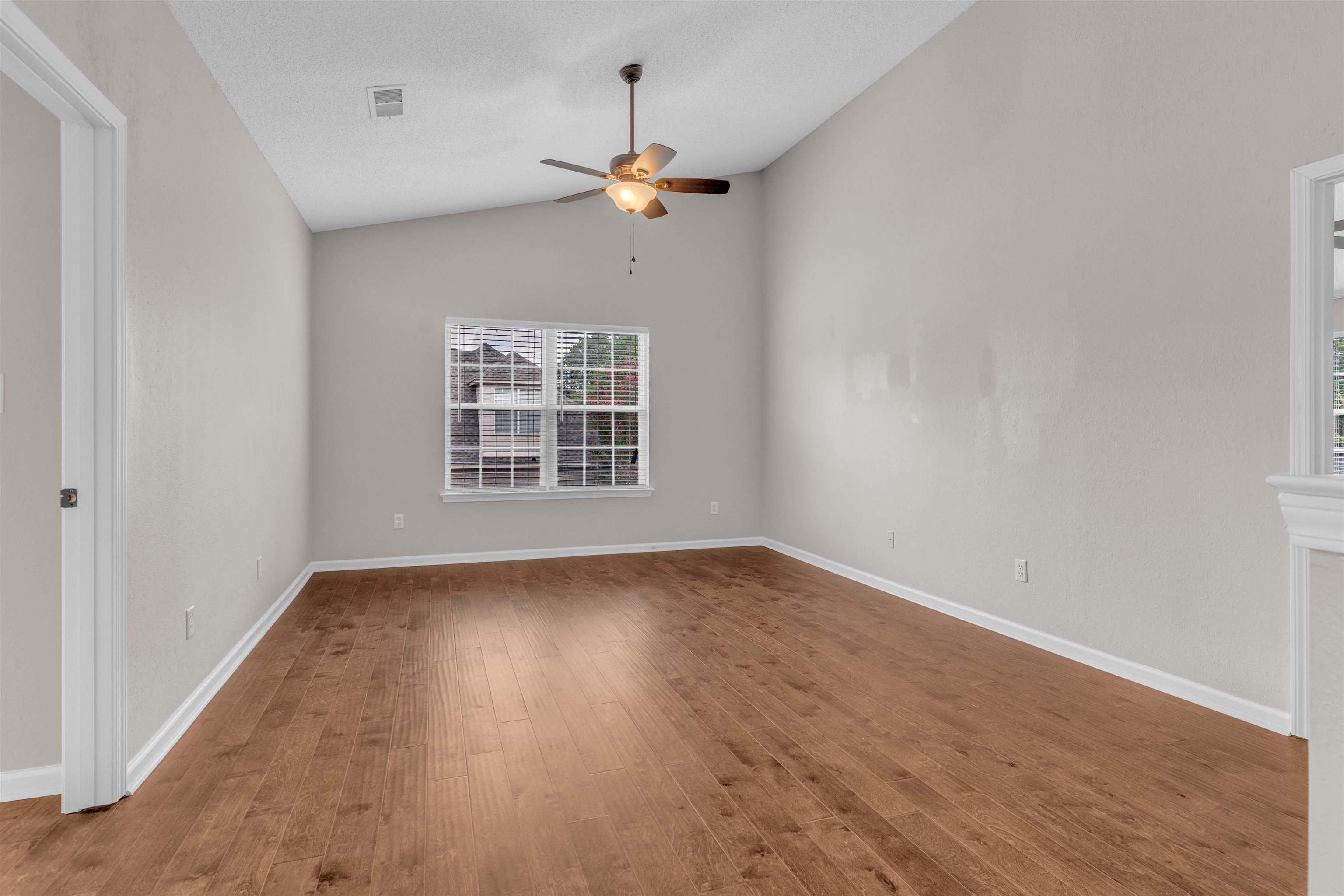 10 Oakland Woods Cv Property Photo 23