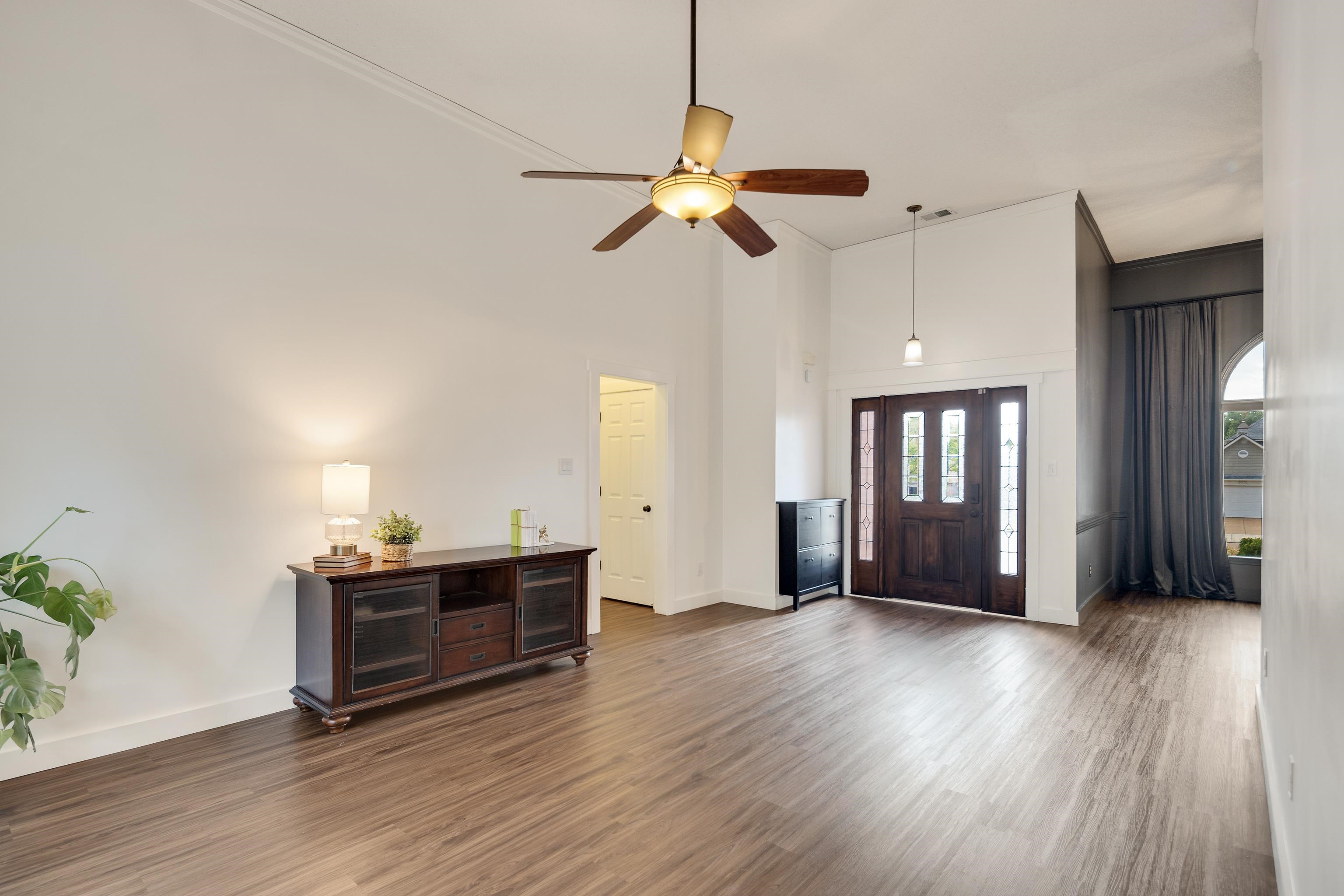 6078 Daybreak Dr Property Photo 6