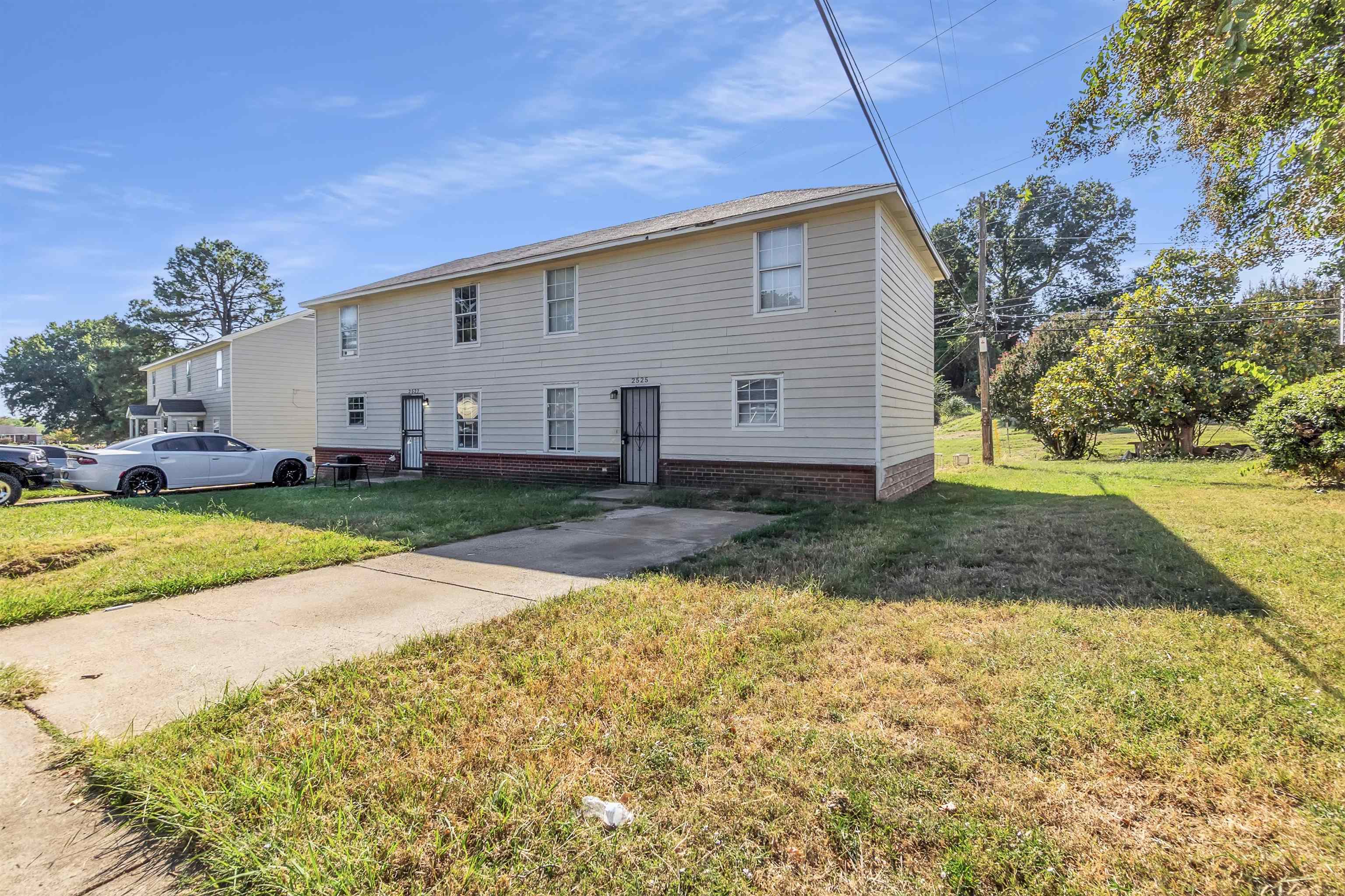 2525 Rozelle St Property Photo 4