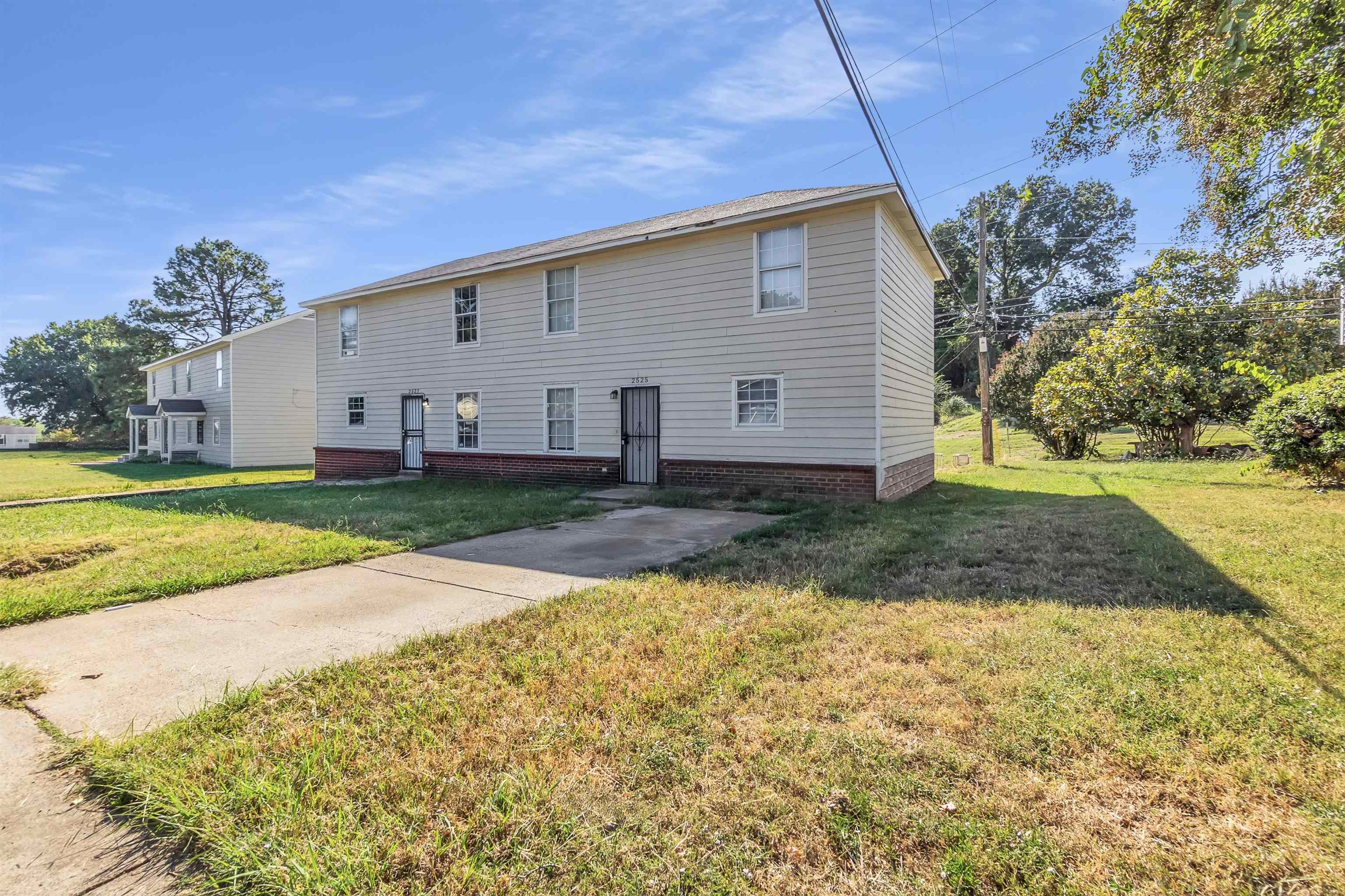 2525 Rozelle St Property Photo 5