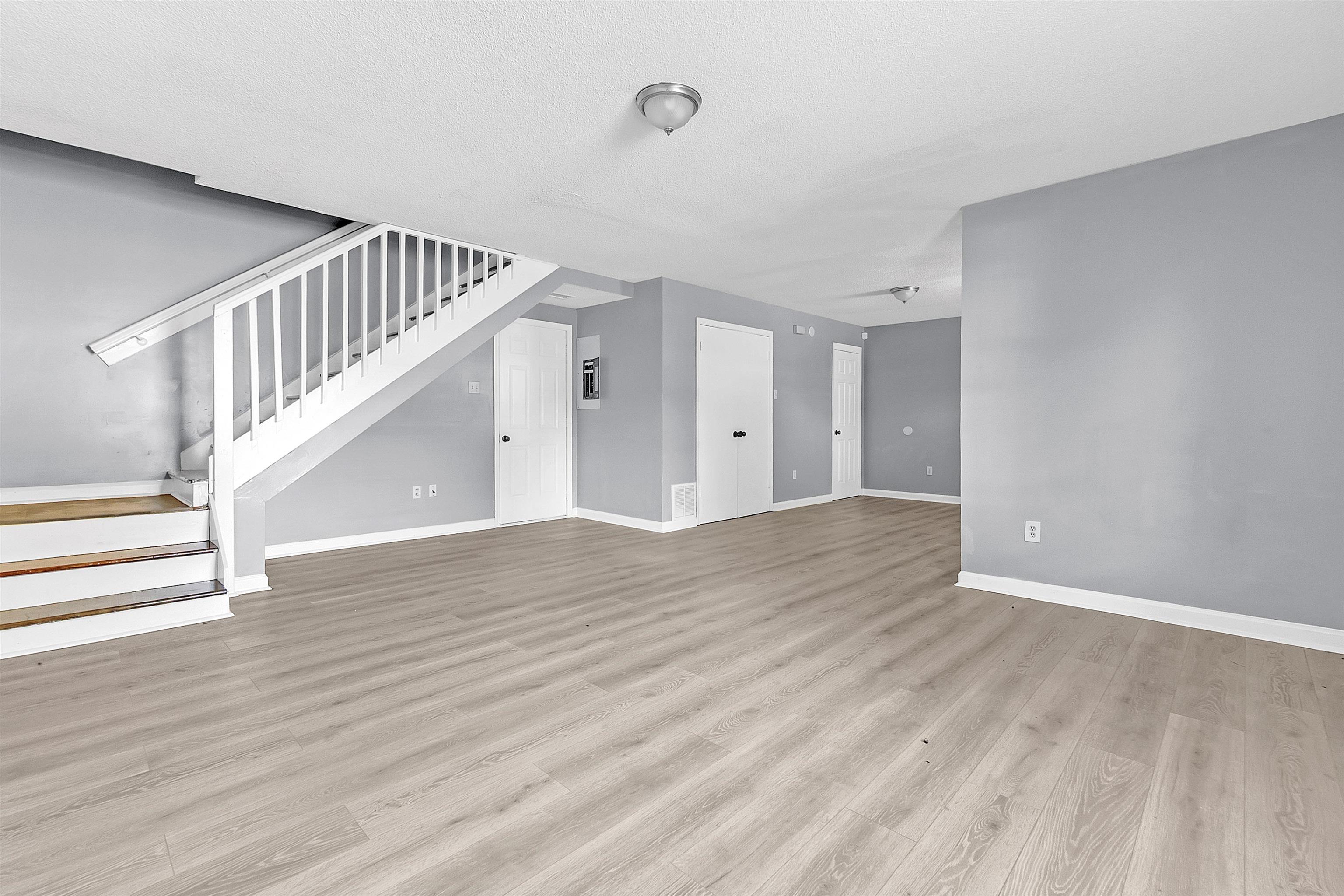 2525 Rozelle St Property Photo 6