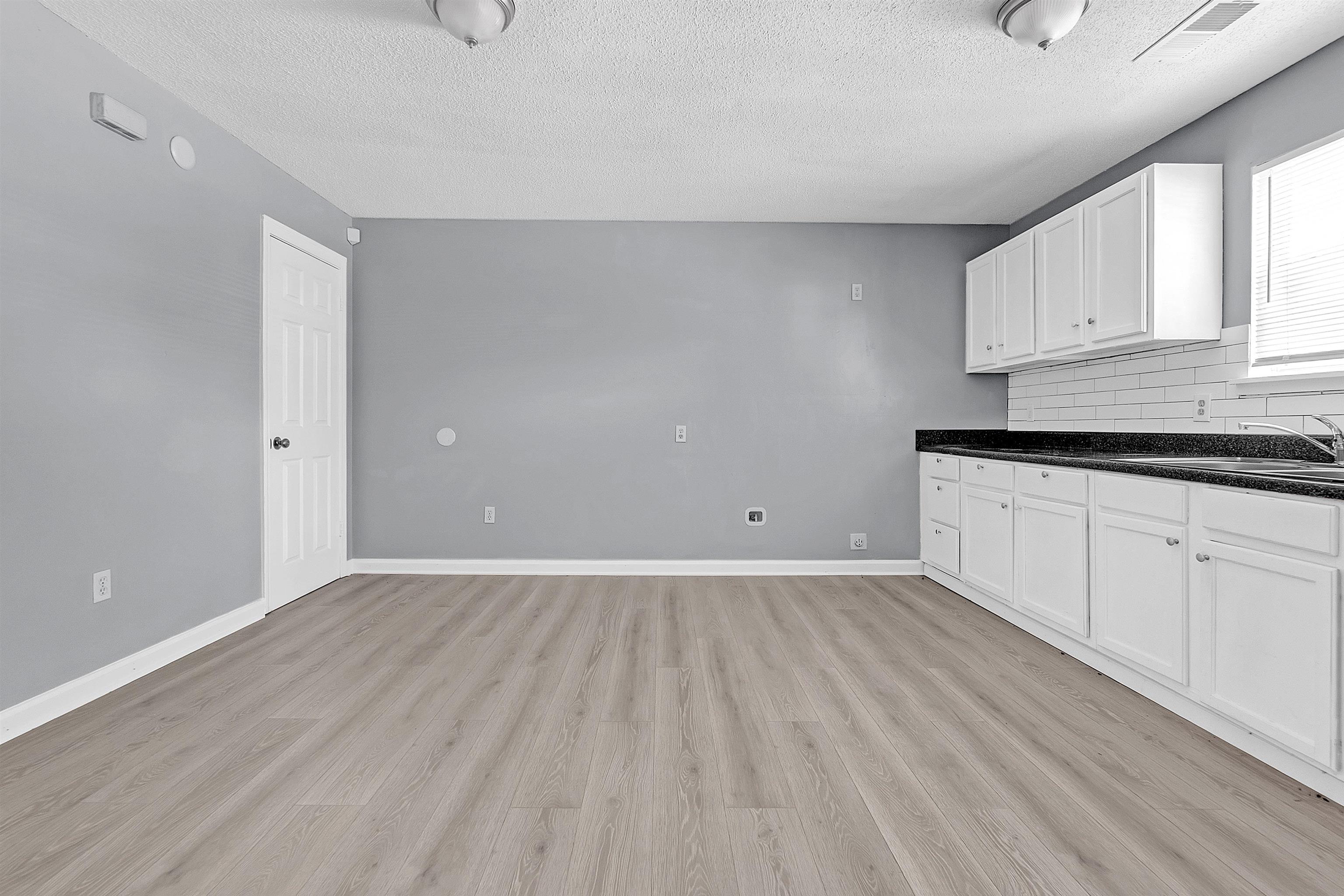 2525 Rozelle St Property Photo 8