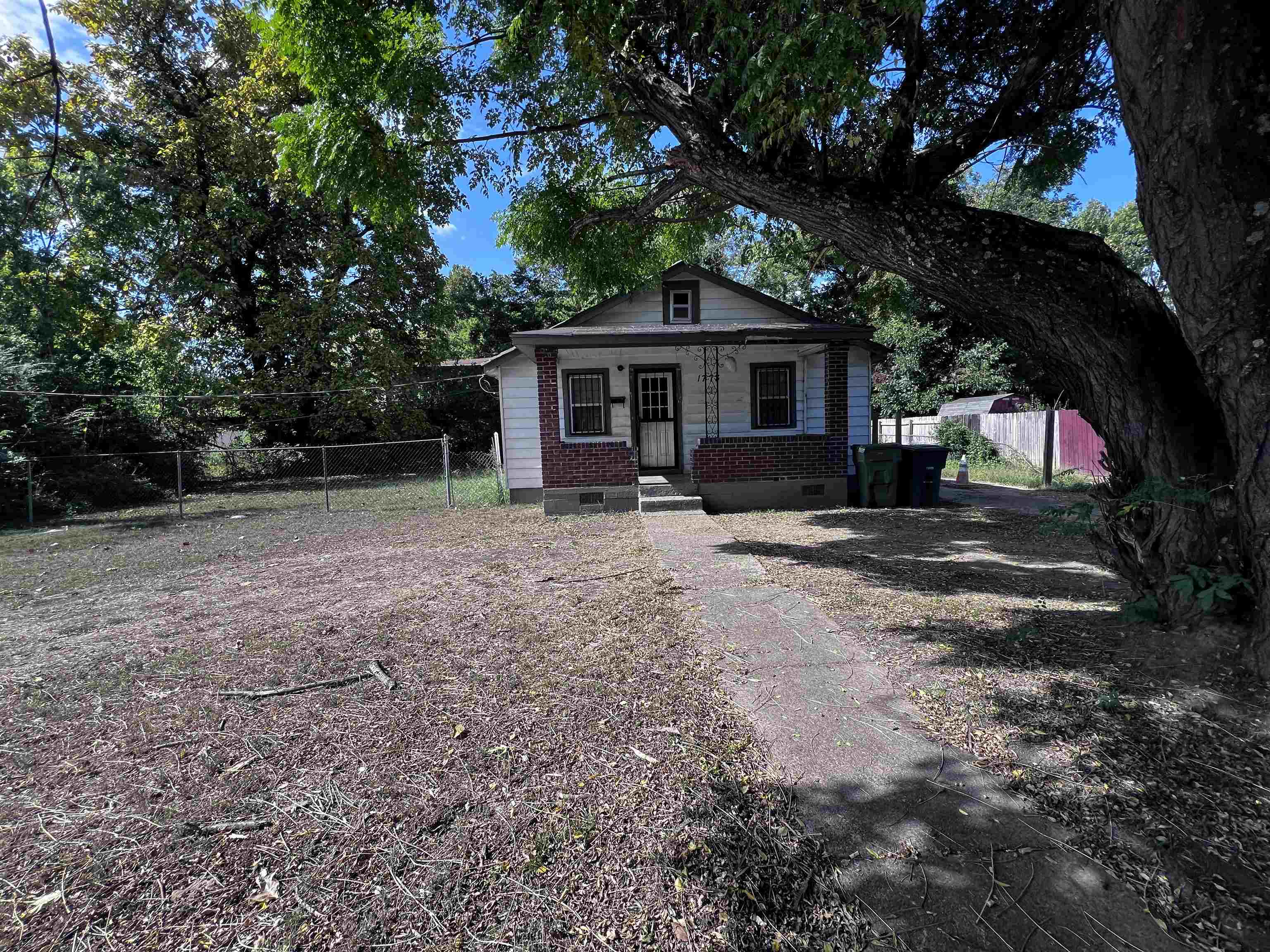 1773 N Hollywood St Property Photo 1