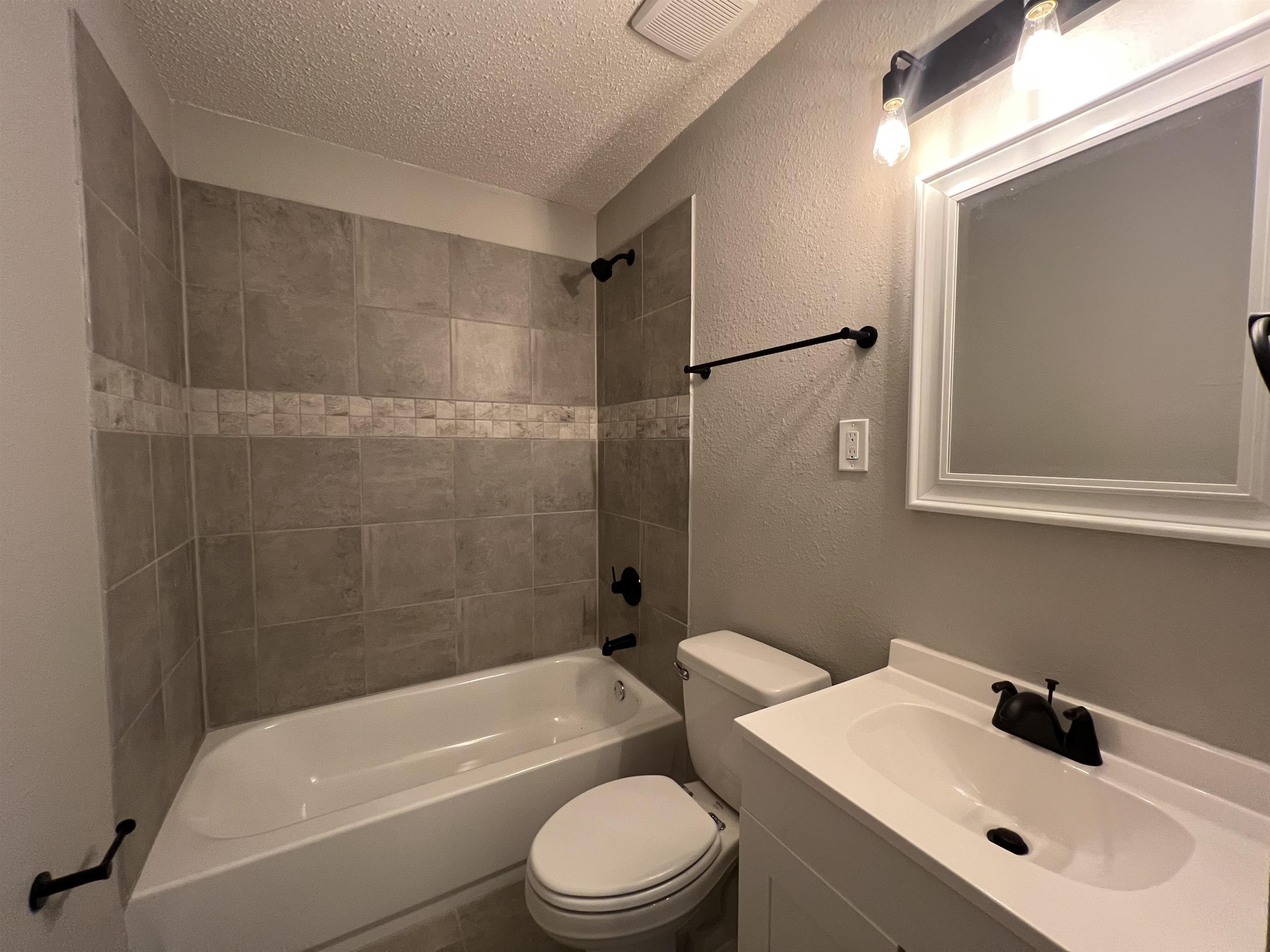 2422 Charjean Cv Property Photo 4