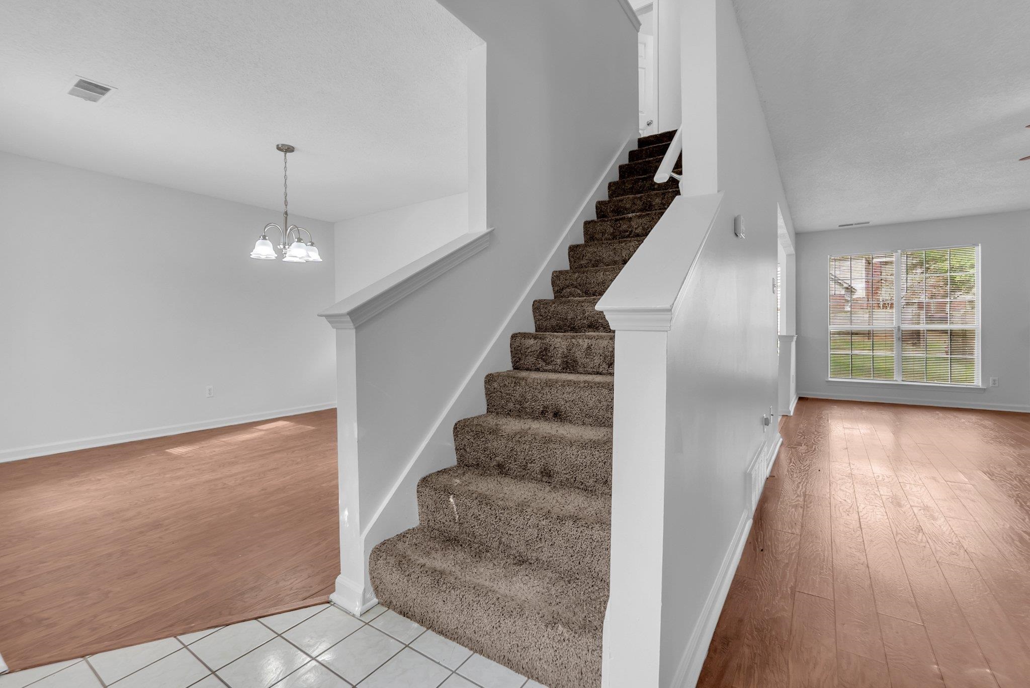 10 Oakshire Cv Property Photo 5
