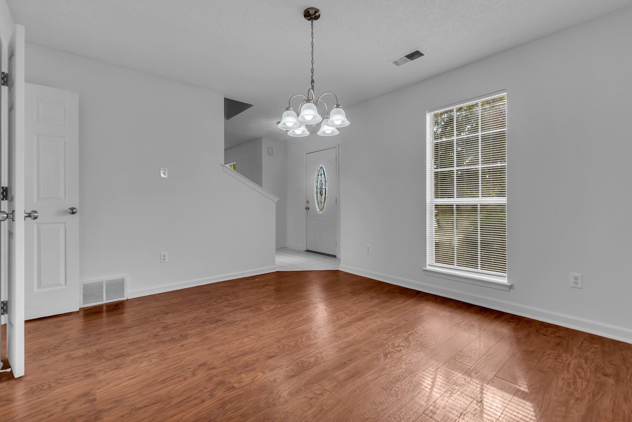 10 Oakshire Cv Property Photo 7
