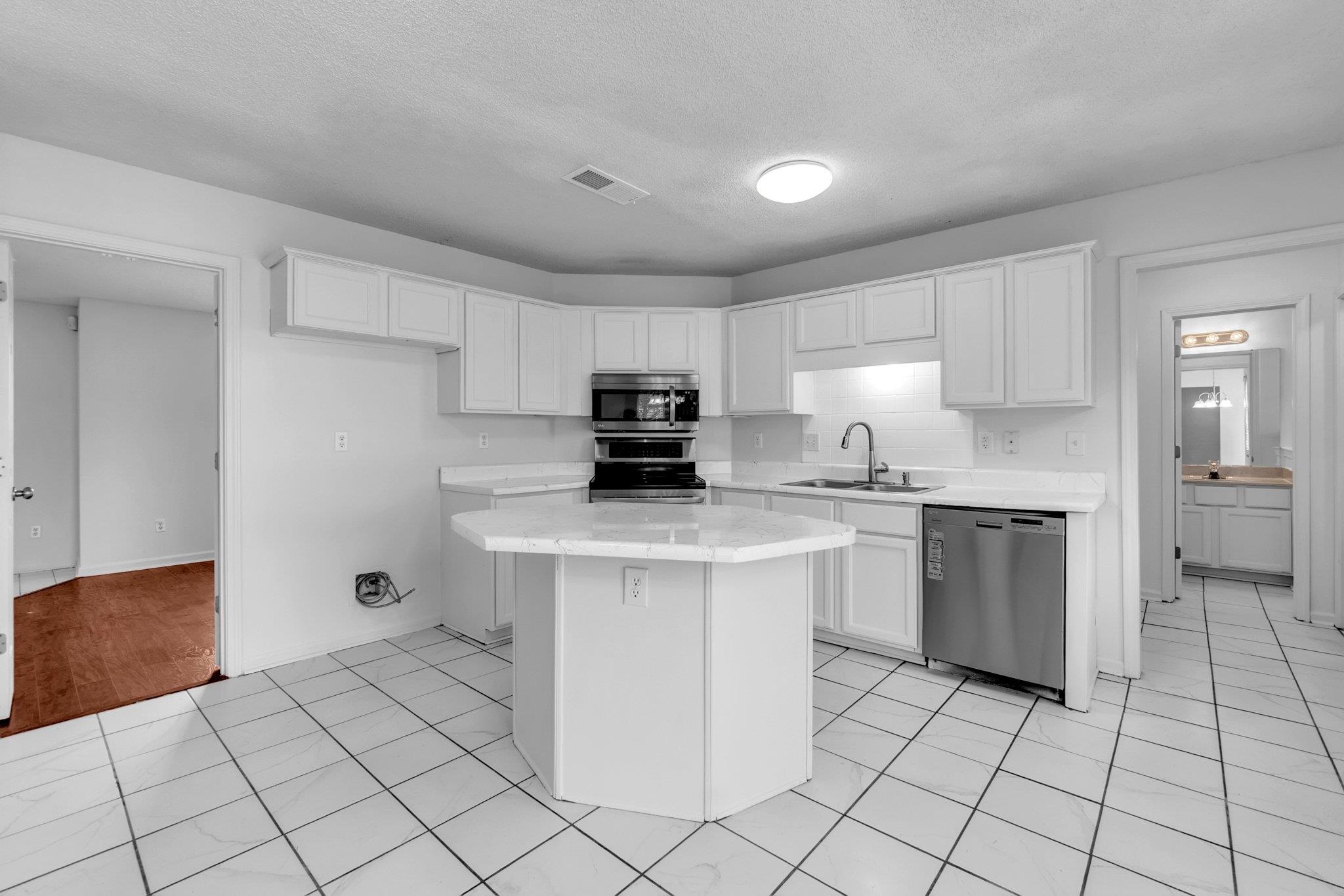 10 Oakshire Cv Property Photo 9