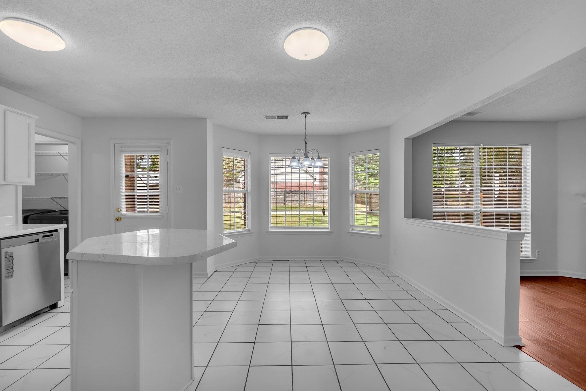 10 Oakshire Cv Property Photo 15