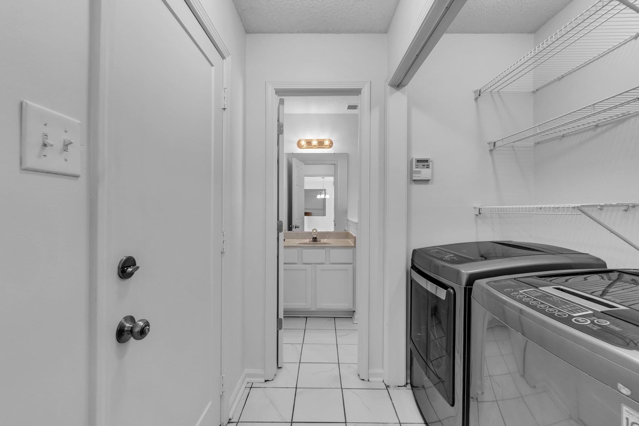 10 Oakshire Cv Property Photo 17