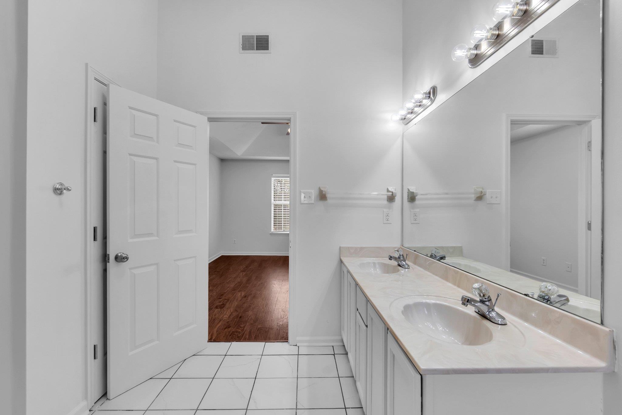 10 Oakshire Cv Property Photo 26