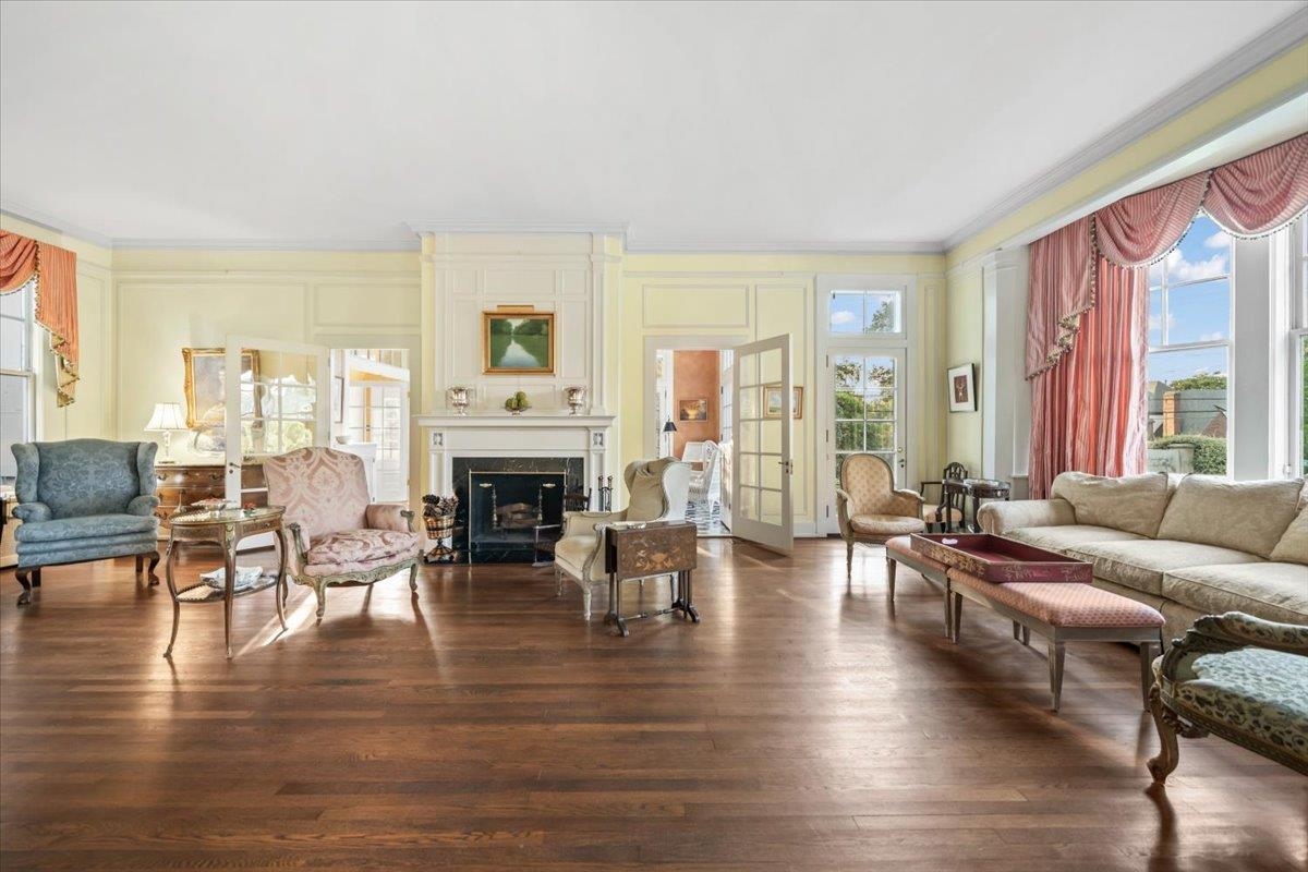 1857 Overton Park Ave Property Photo 7