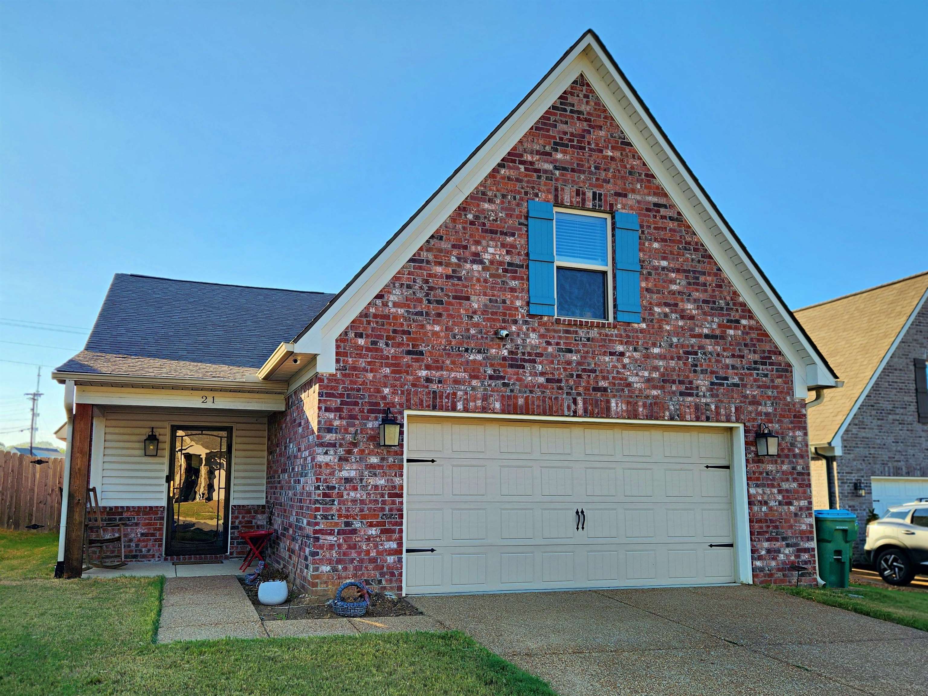 21 S Meadows Cv Property Photo 1