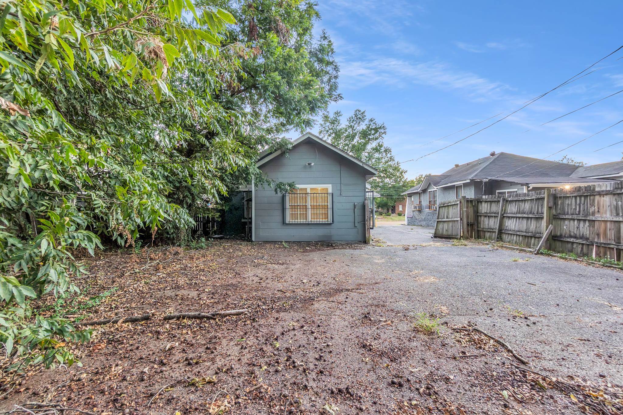 1956 Lamar Ave Property Photo 24