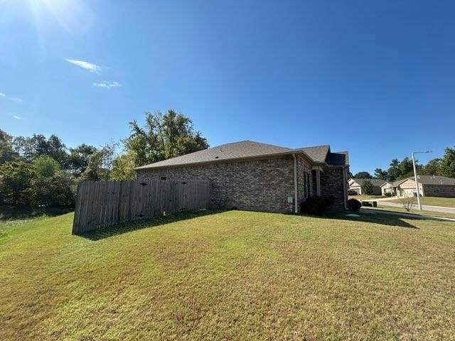 154 Vivian Way Property Photo 3