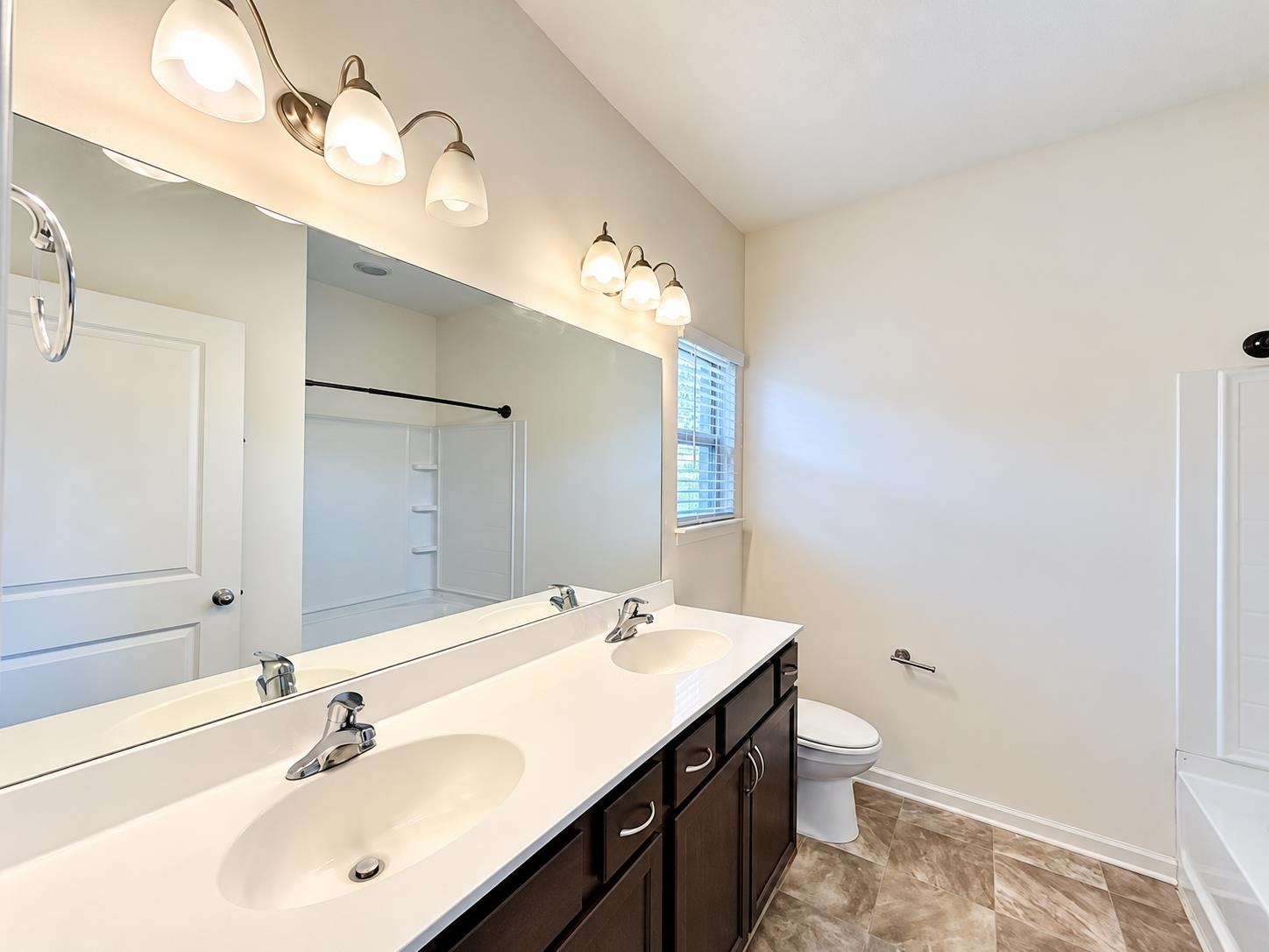 154 Vivian Way Property Photo 9