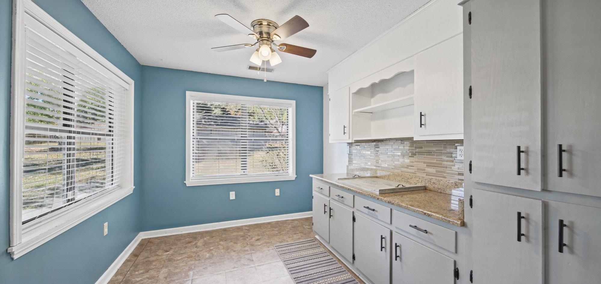 262 Cheryl St Property Photo 4