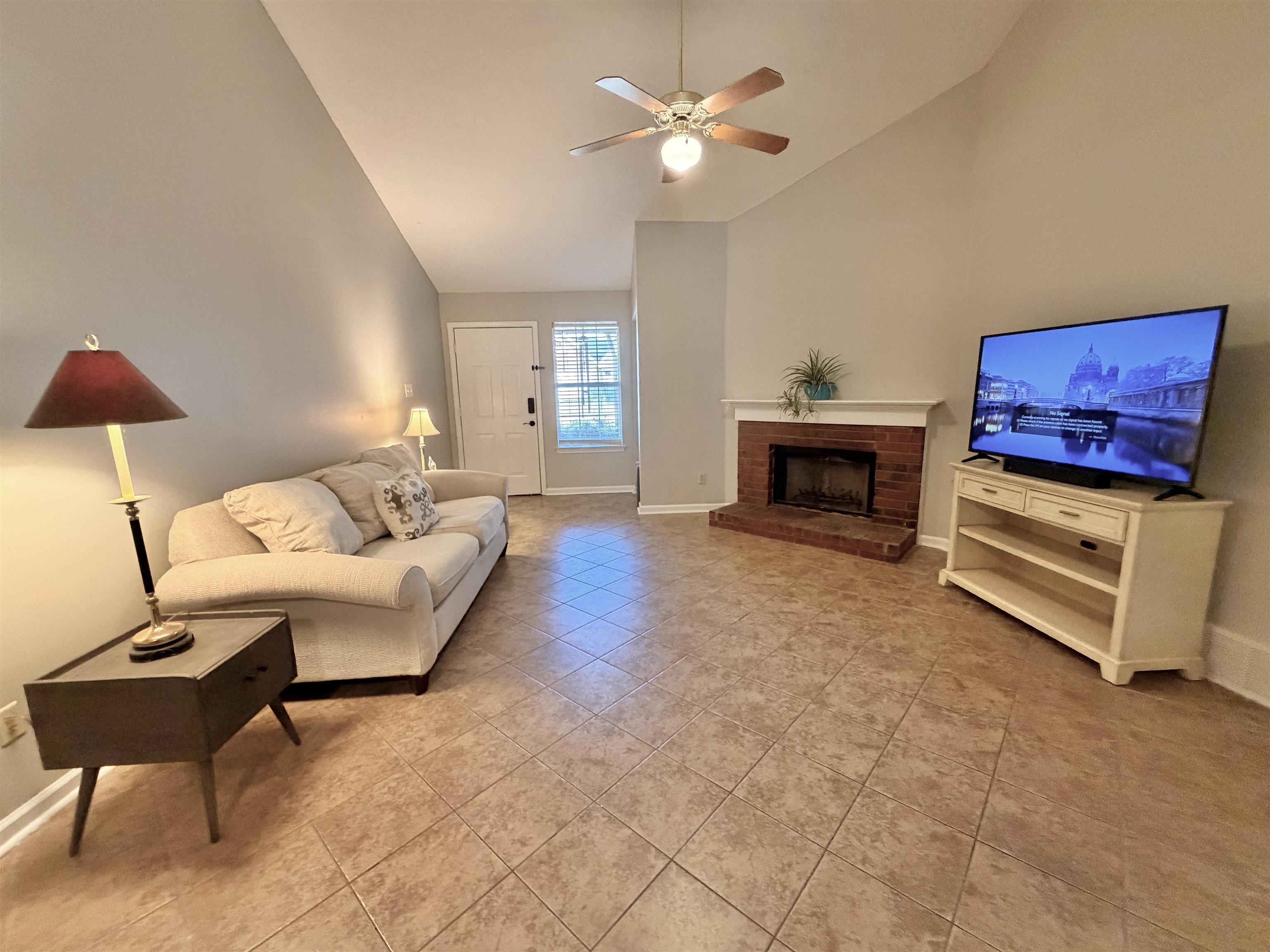 1857 Winship Dr Property Photo 4