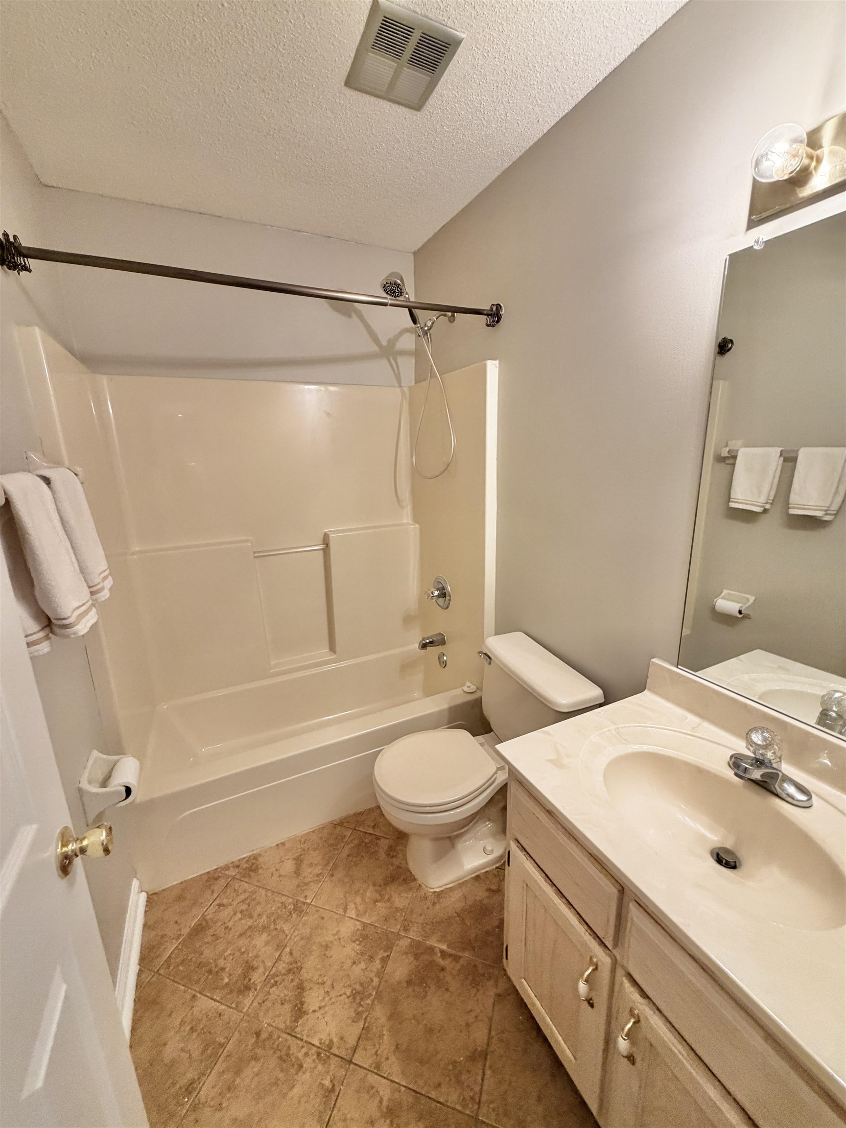 1857 Winship Dr Property Photo 14